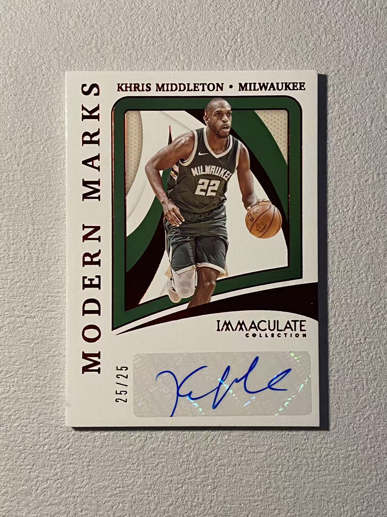 2020-21 Panini Immaculate Khris Middleton imm 雄鹿 米德尔顿 25/25编 尾编 低编 签字 收藏必备 相当于1of1