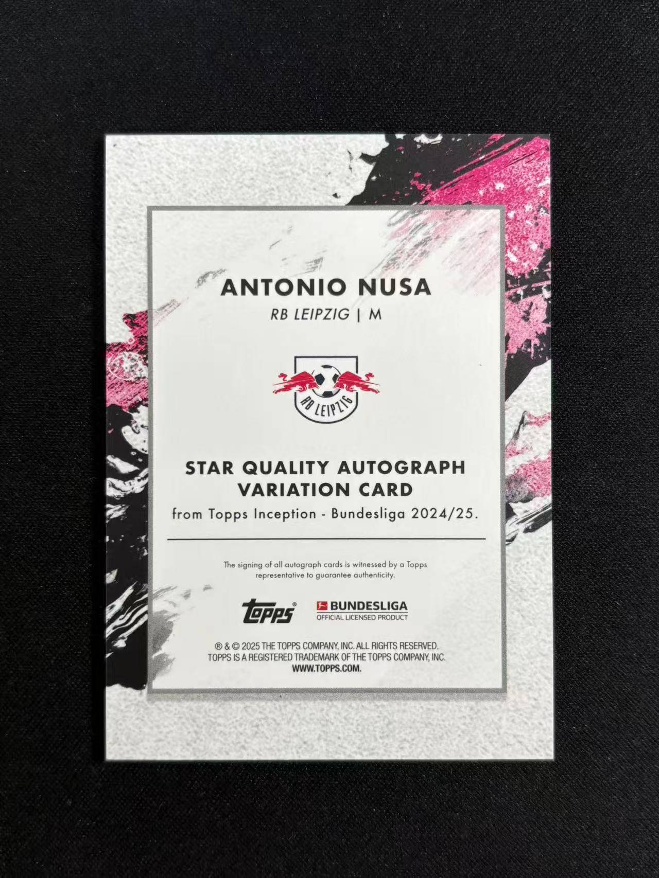 【梦卡拍卖】2025 Topps Antonio Nusa 盗梦空间 安东尼奥 努萨 莱比锡红牛 德甲/75编 签字 绿折 细节如图 #DD# 乐哥