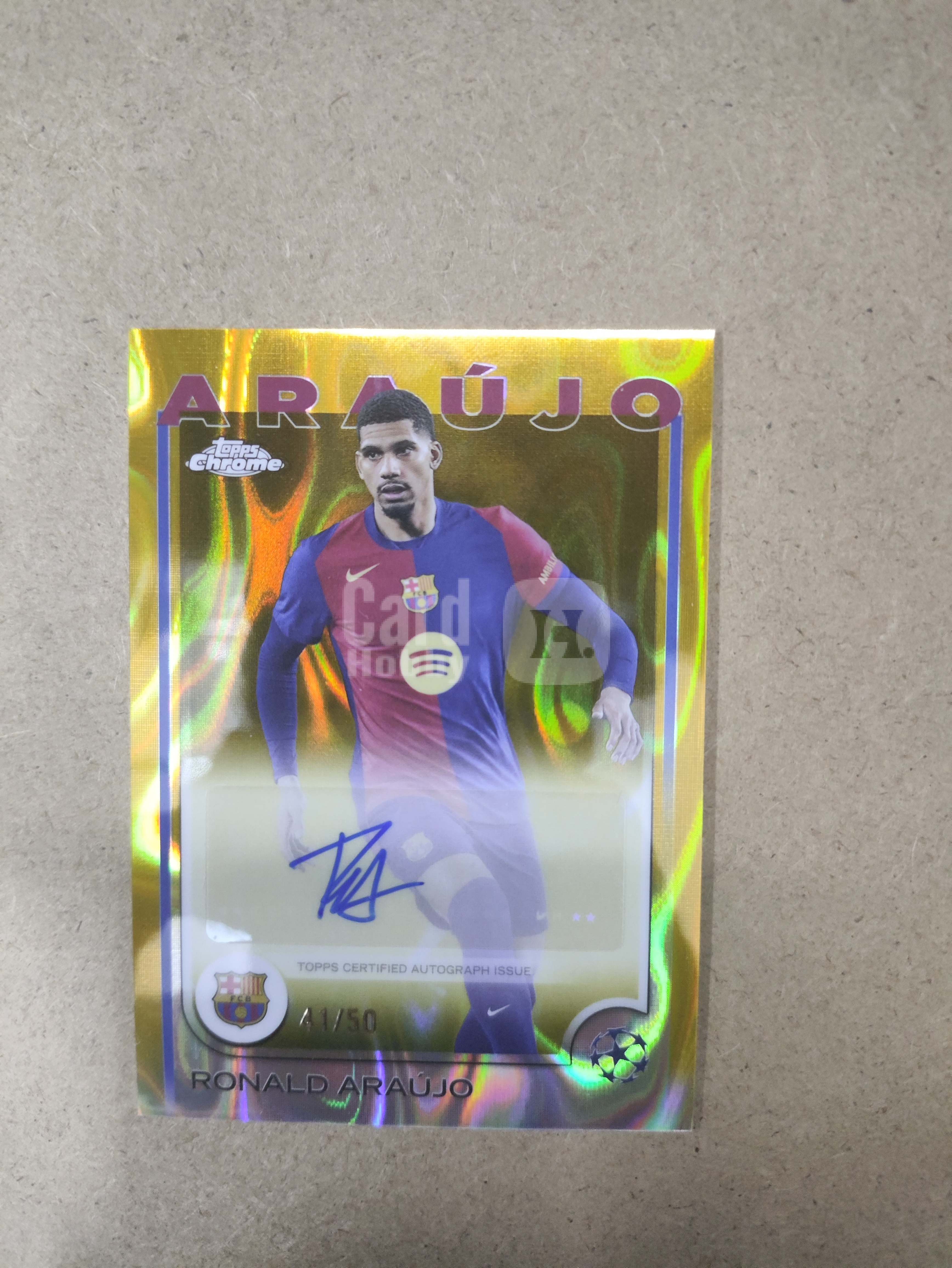 2025 Topps Chrome Ronald Araujo 欧战 阿劳霍 签字 35/50编 金折 金熔岩折 巴塞罗那 巴萨 卡品瑕疵如图 收藏必备