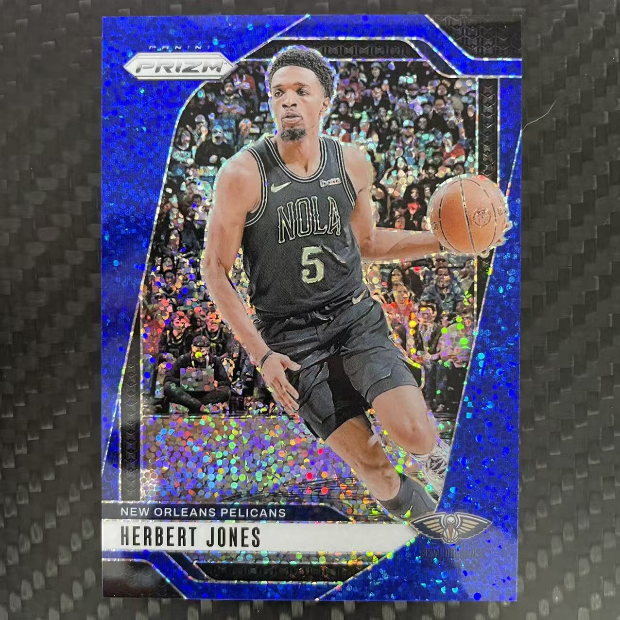 2024-25 Panini Prizm Herbert Jones 【杰克森拍卖】赫伯特 琼斯 鹈鹕 040/144编 蓝点折 INS