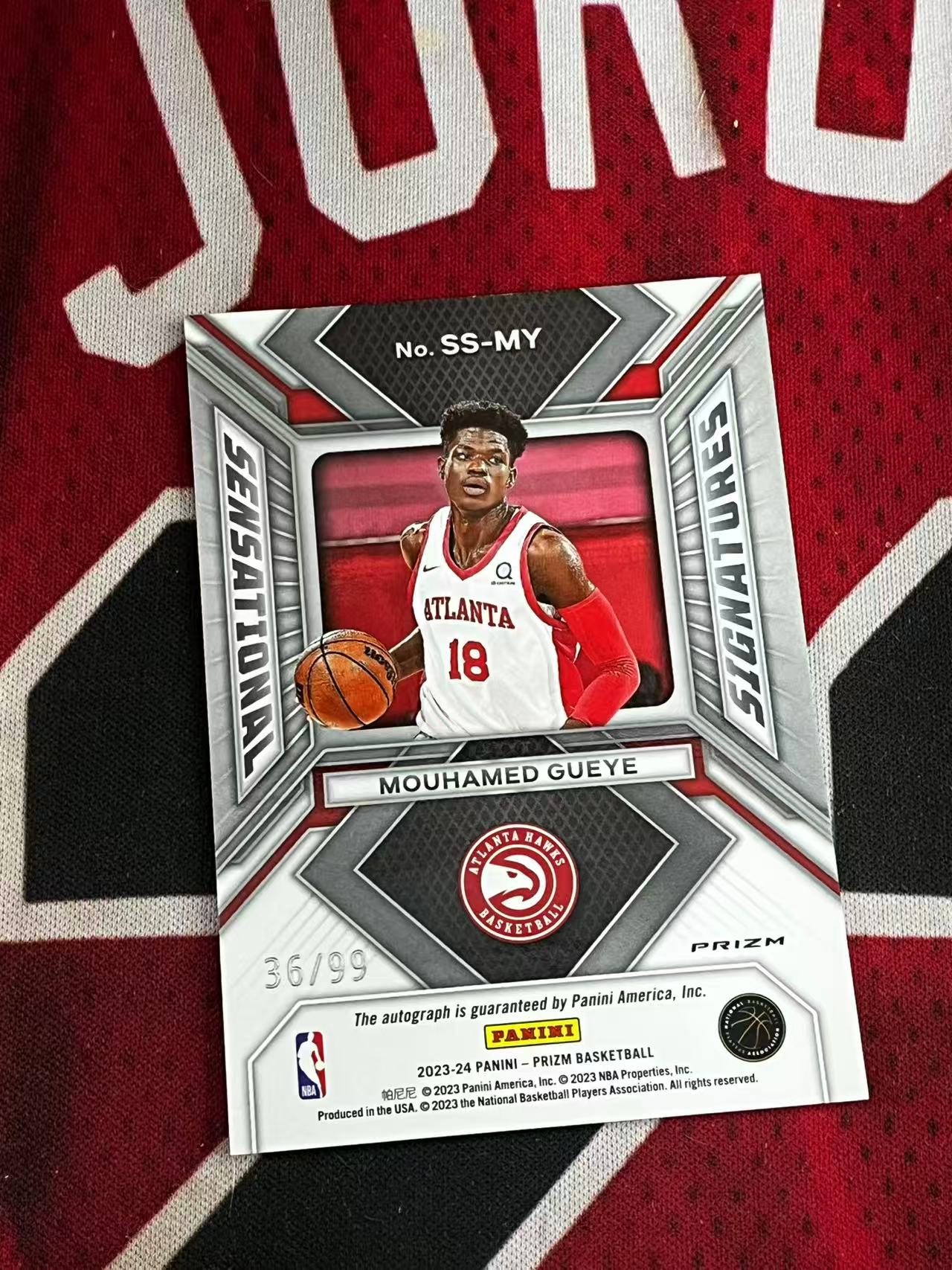 【接寄拍费率低至5%含卡淘手续费】2022-23 PANINI PRIZM PZ 老鹰 新秀RC 穆罕穆德古耶 99编 签字卡 SS签 红折 折射 专收凑套必备【烂臭嘴拍卖】