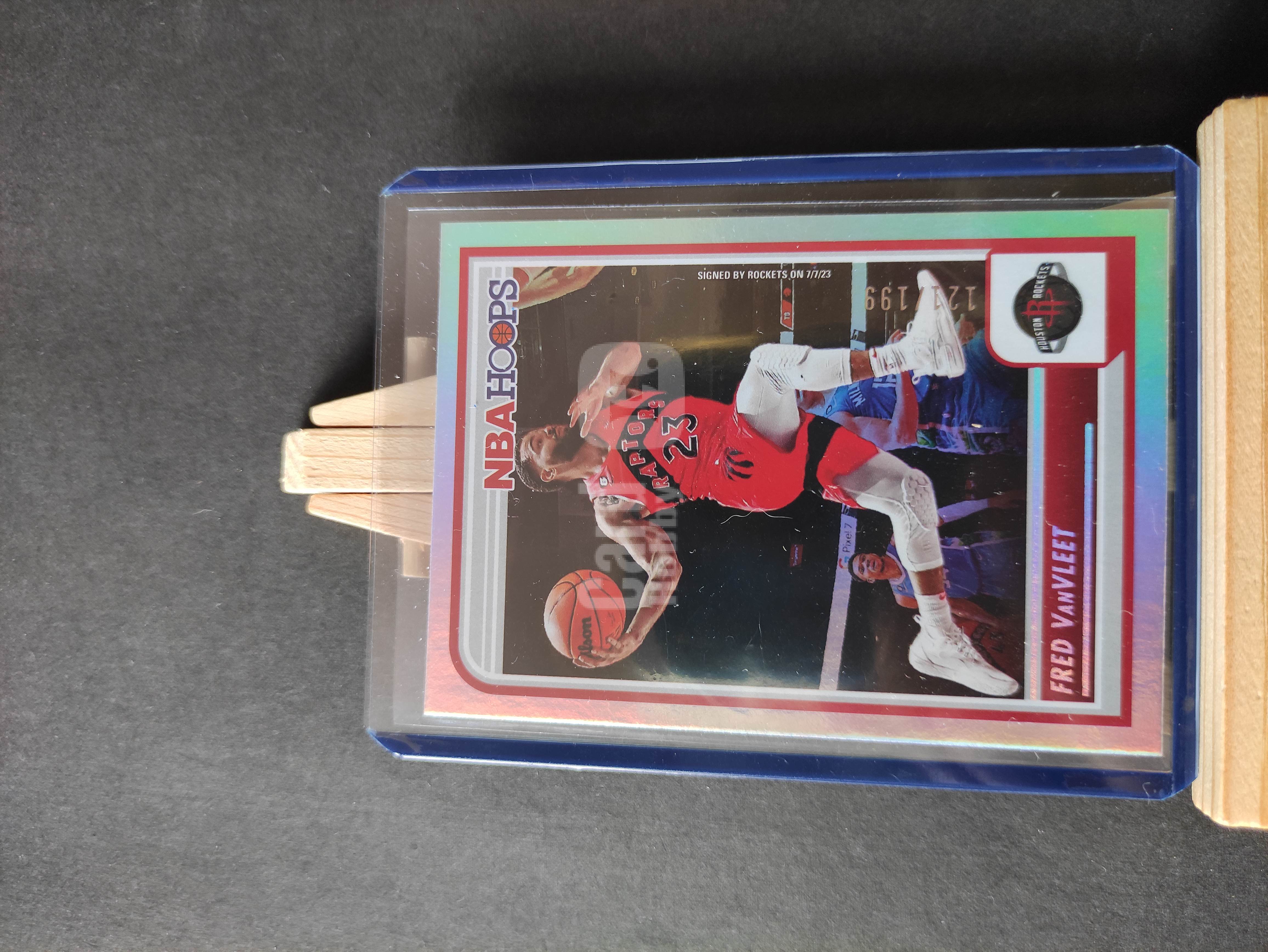 2023-24 Panini HOOPS Fred VanVleet 【进击卡社】HOOPS 银折 火箭 范弗利特 范乔丹 限量121/199编 实卡精美 收藏必备