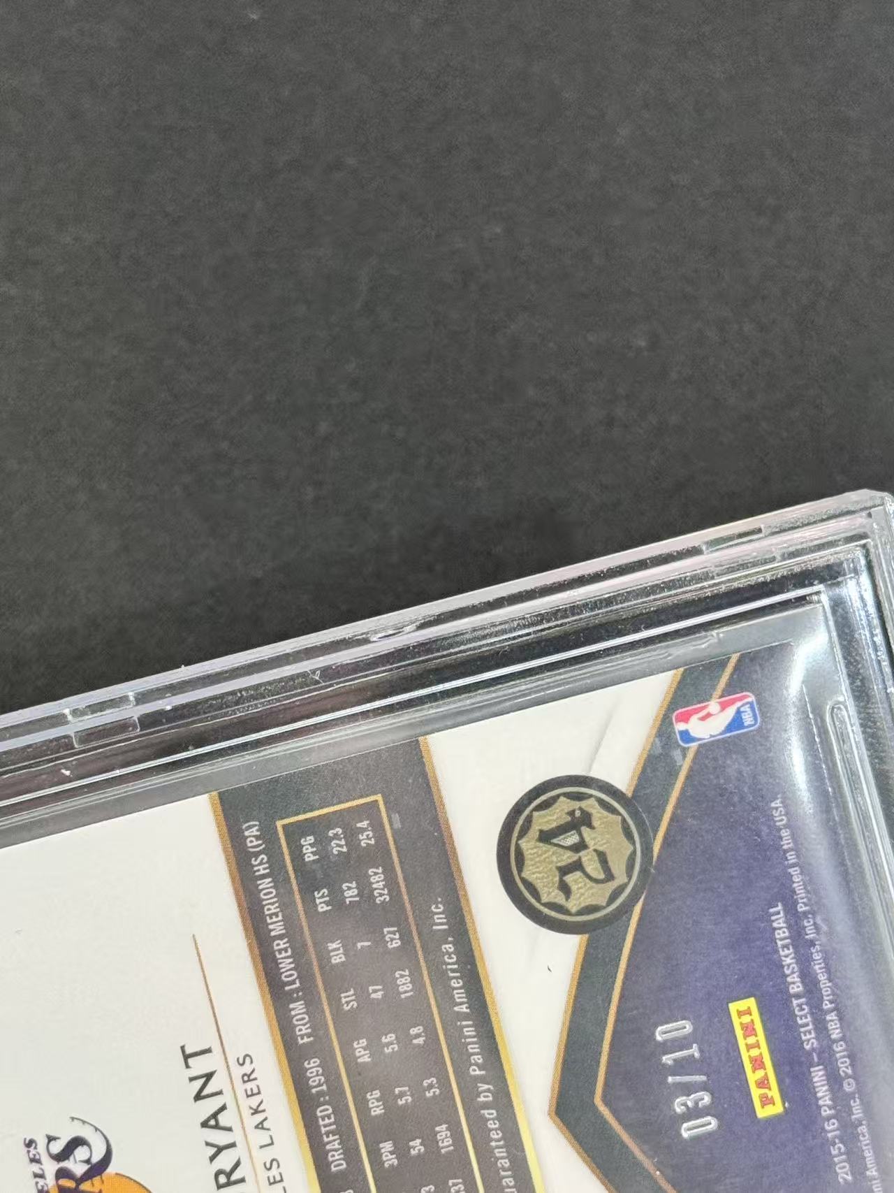 2015-16 Panini Select Kobe Bryant 【云猫代卖】科比 布莱恩特 黑曼巴 湖人 签字 卡签 10编 折射 金折 金棋盘折 BGS9/10分 评级 壳见图 ZZA-Q4