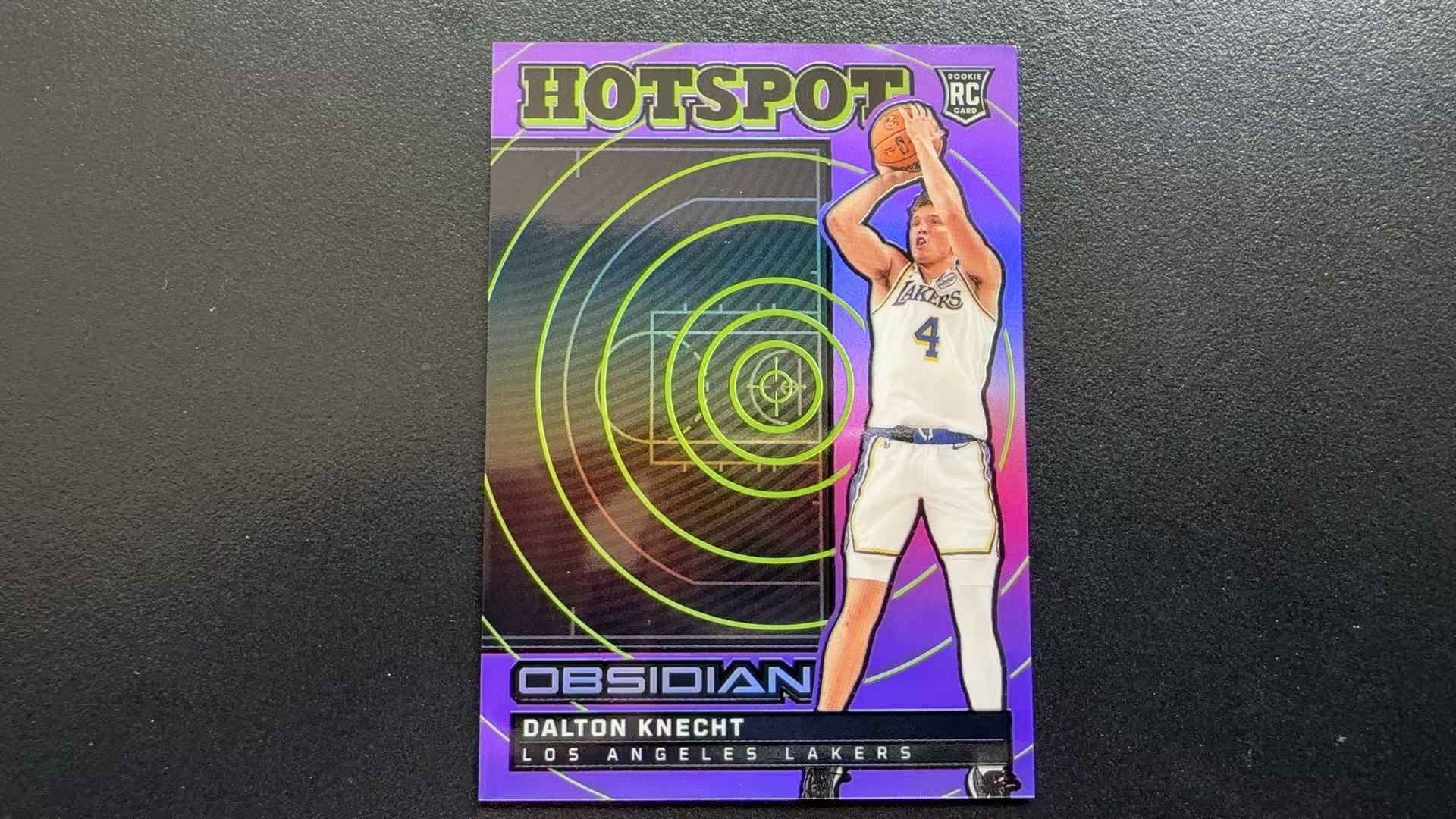 【Pw代卖】2024-25Panini 篮球黑曜石 Dalton Knecht 道尔顿 克内克特 湖人 新秀 RC 潜力射手 Hotspot特卡 聚焦特卡 紫折 75编 实卡精美 收藏必备 萝卜哥
