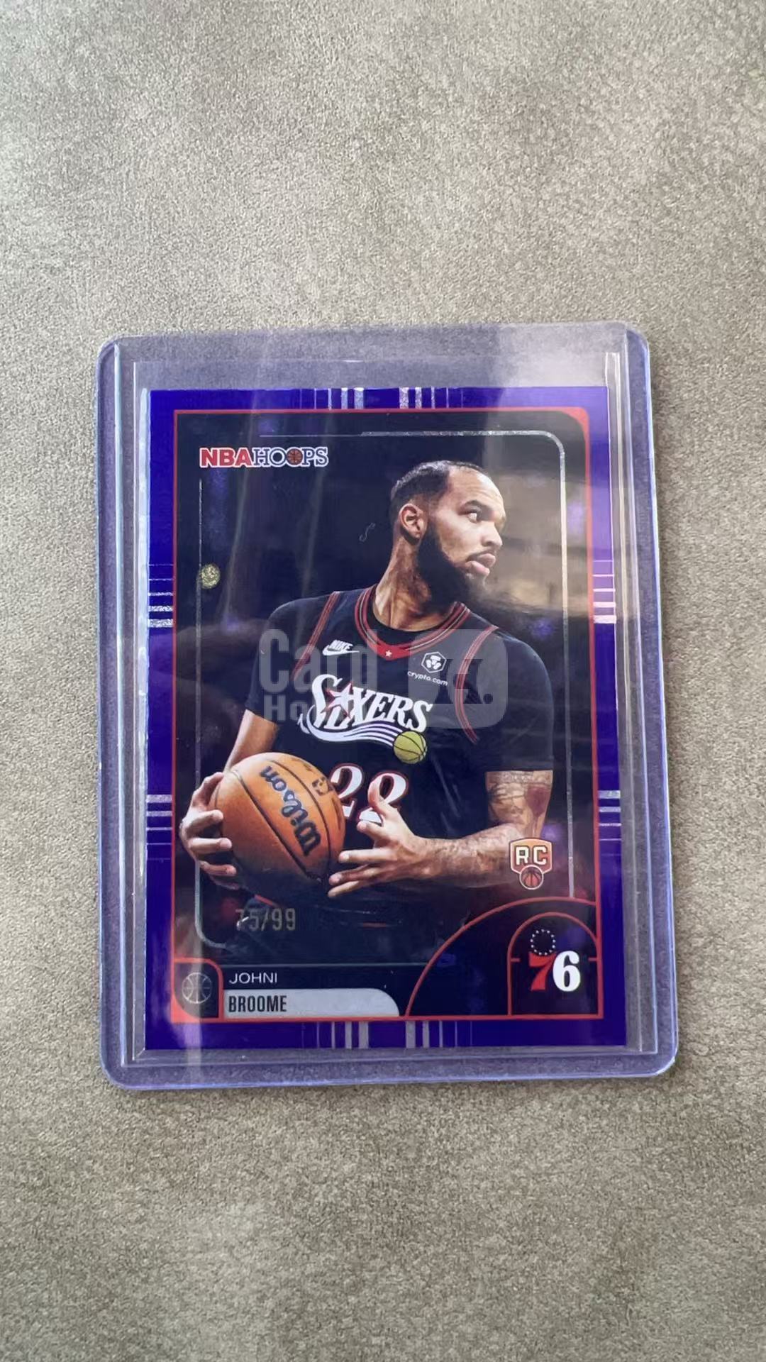 4606【330球星卡实体店代卖】2026 Topps hoops Johni Broome 约翰尼布鲁姆 76人 新秀RC 紫折 75/99编 仅顺丰寄付(晚意)