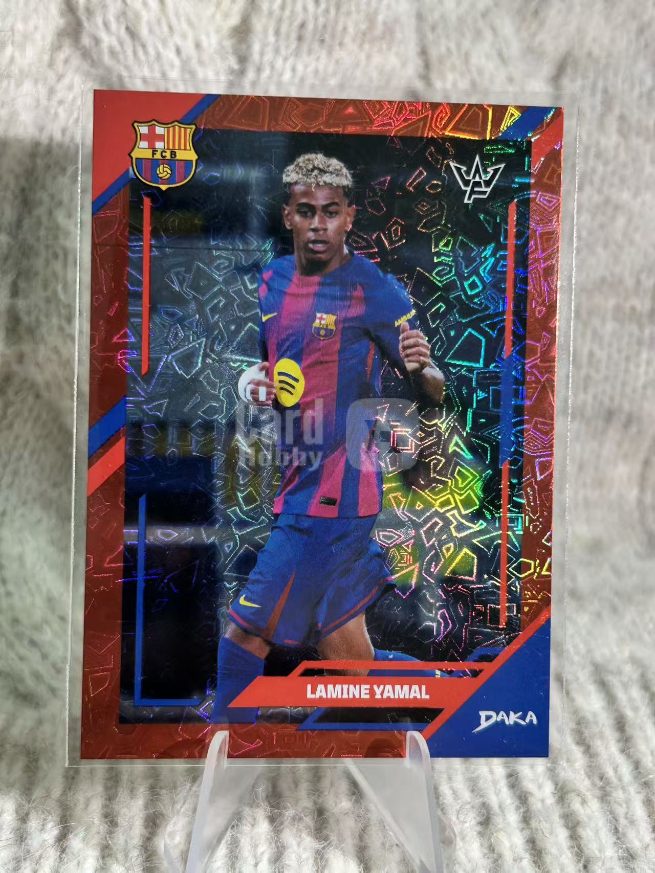 2024-25 DAKA Mosaic La Liga and Serie A Lamine Yamal 红万花筒折,拉明・亚马尔,巴萨超级新星,盘带突破天赋炸裂,凑套必备