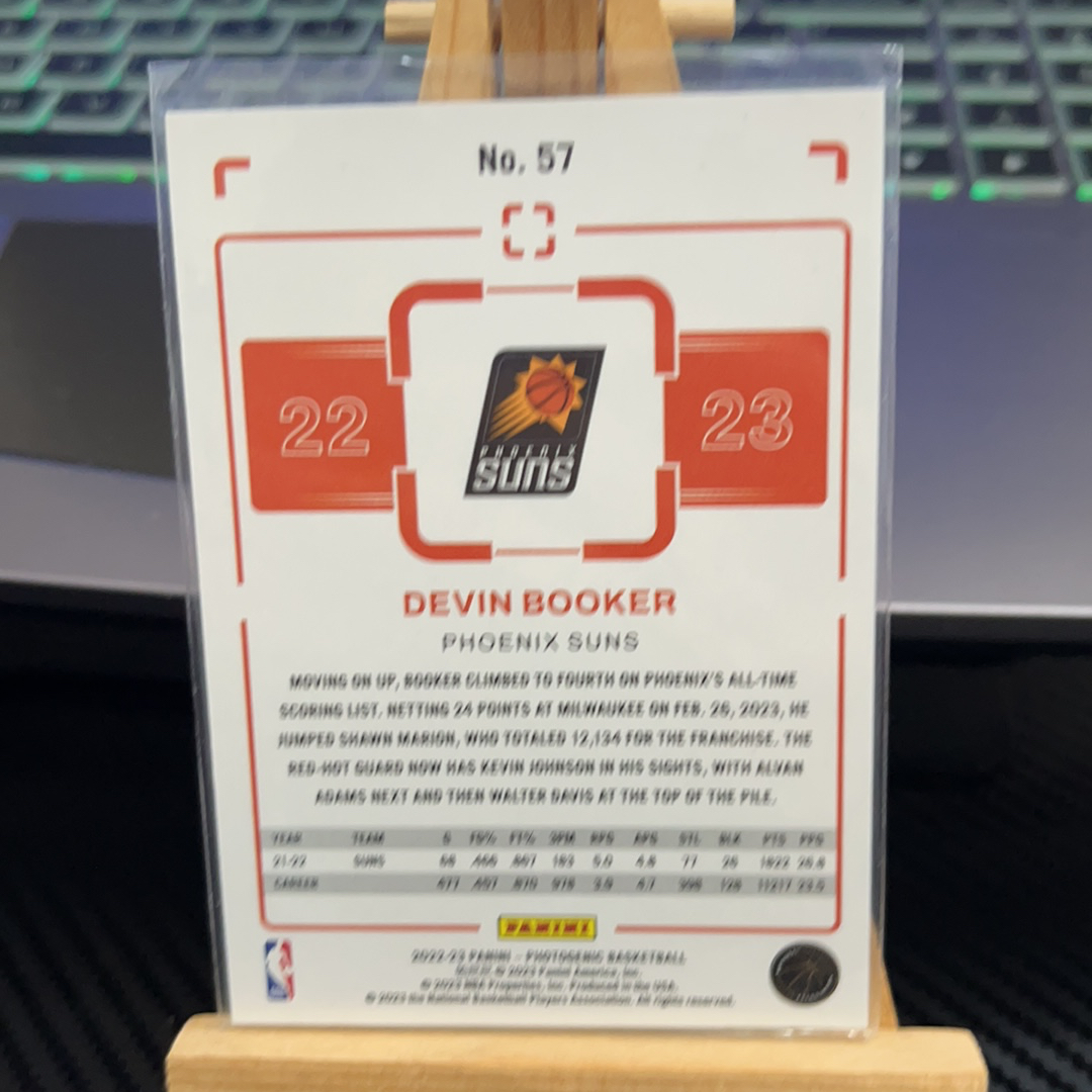 2022-23 Panini PaniniPhotoGenicNBA Devin Booker 德文 布克 太阳 上镜系列 卡品如图 瑕疵看图 凑图必备 值得收藏!