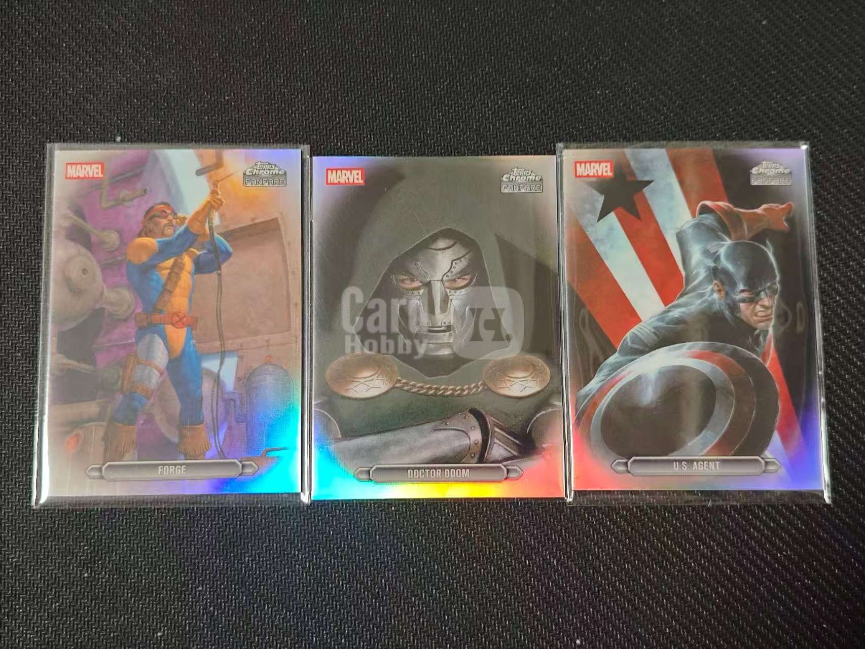 2026 Topps Chrome 漫威宇宙 Fanfare 【有品代卖】漫威 MARVEL 锻造师 毁灭博士/杜姆博士 美国密探(美国特工) 喝彩特卡 银折 SP 值得收藏 卡品如图/sushi