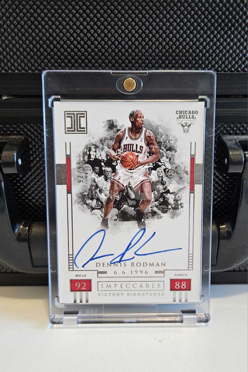2017-18 Panini Impeccable Dennis Rodman 罗德曼 水墨小真金 99编 胜利签 签名 卡签 公牛队 时刻 数据 乔丹 科比 库里 詹姆斯 文班亚马 好友 微瑕如图