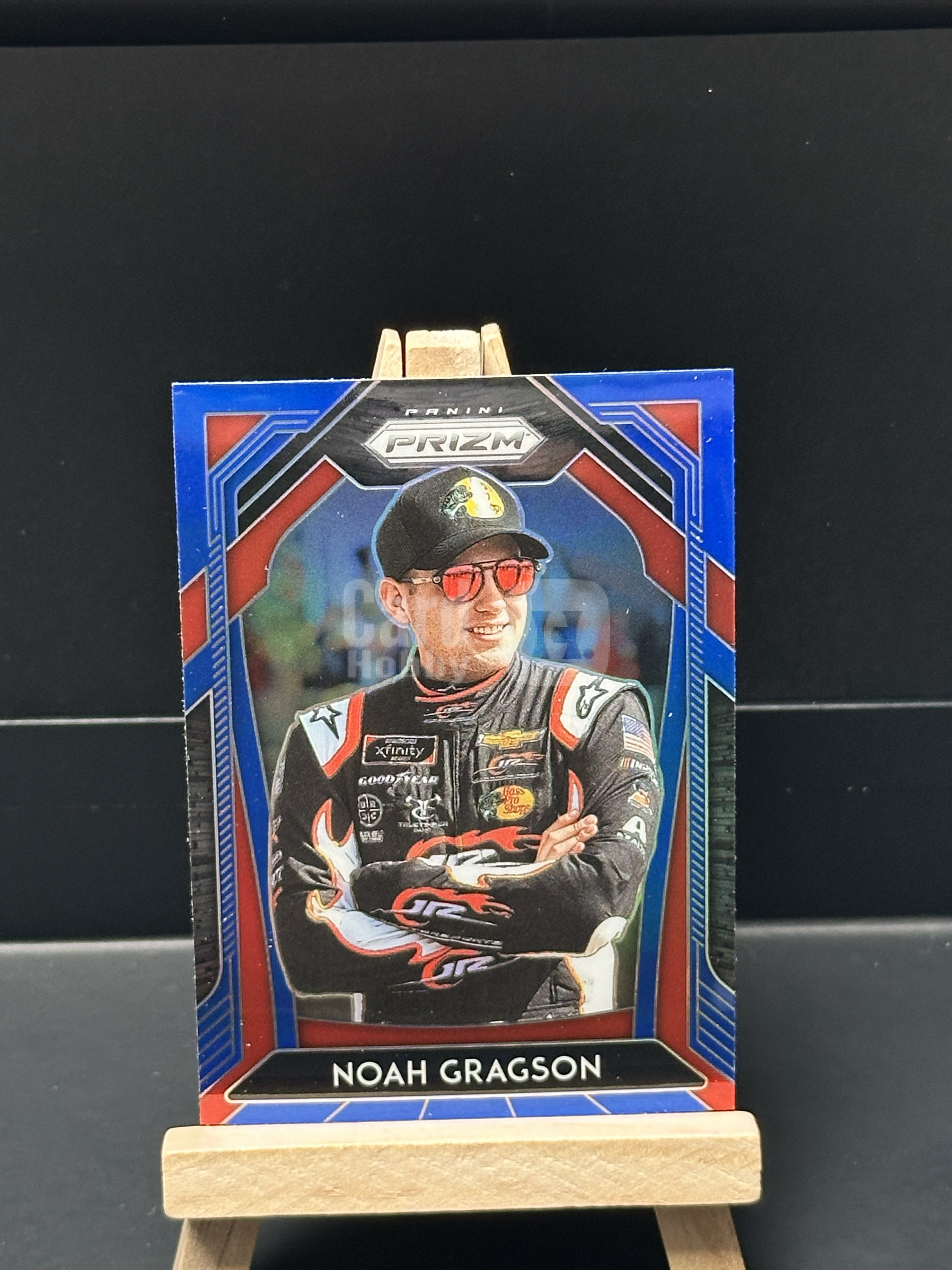 2020 Panini Prizm Noah Gragson PZ系列 赛车手 诺阿・格拉格森 蓝折 折射 瑕疵如图【妮蔻 1%手续费 卡8.23】