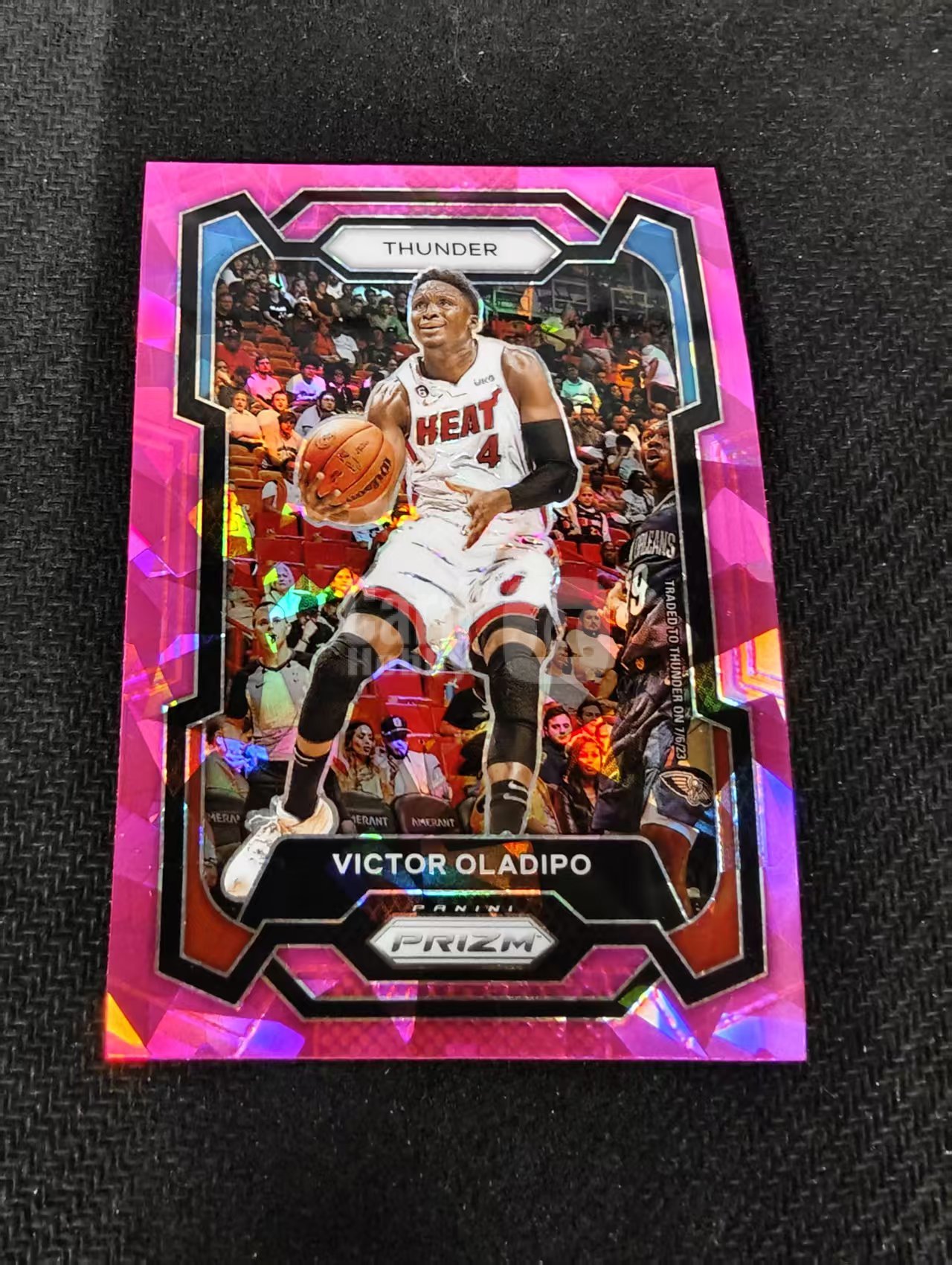 2023-24 Panini Prizm Victor Oladipo 维克多 奥拉迪波 雷霆 粉碎冰 PZ 划痕 边角瑕疵 #246