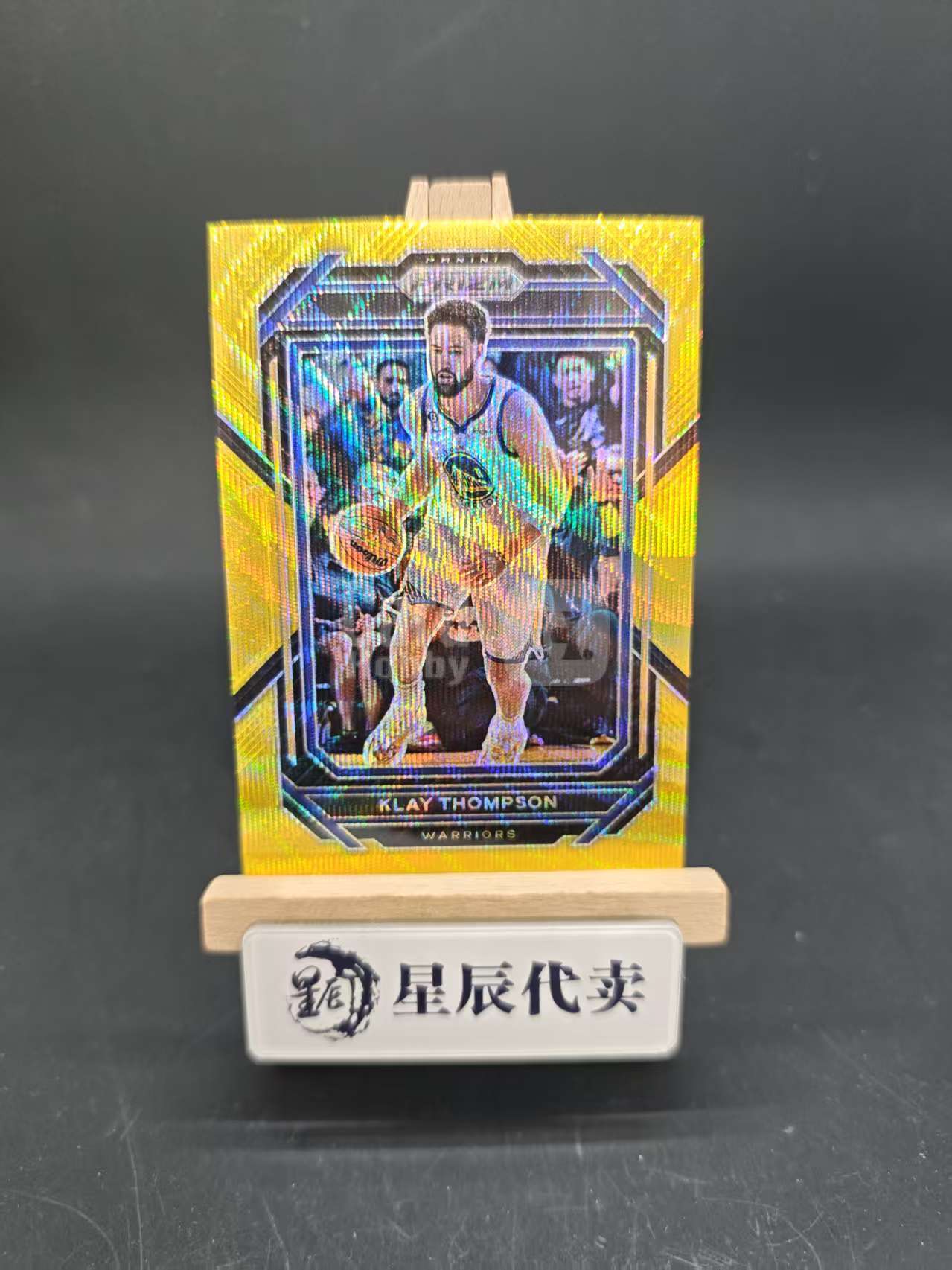 2022-23 Panini Prizm Klay Thompson #115【星辰代卖】PZ 勇士 克莱汤普森 4/10编 超低编 金波纹 金折 折射 716枫