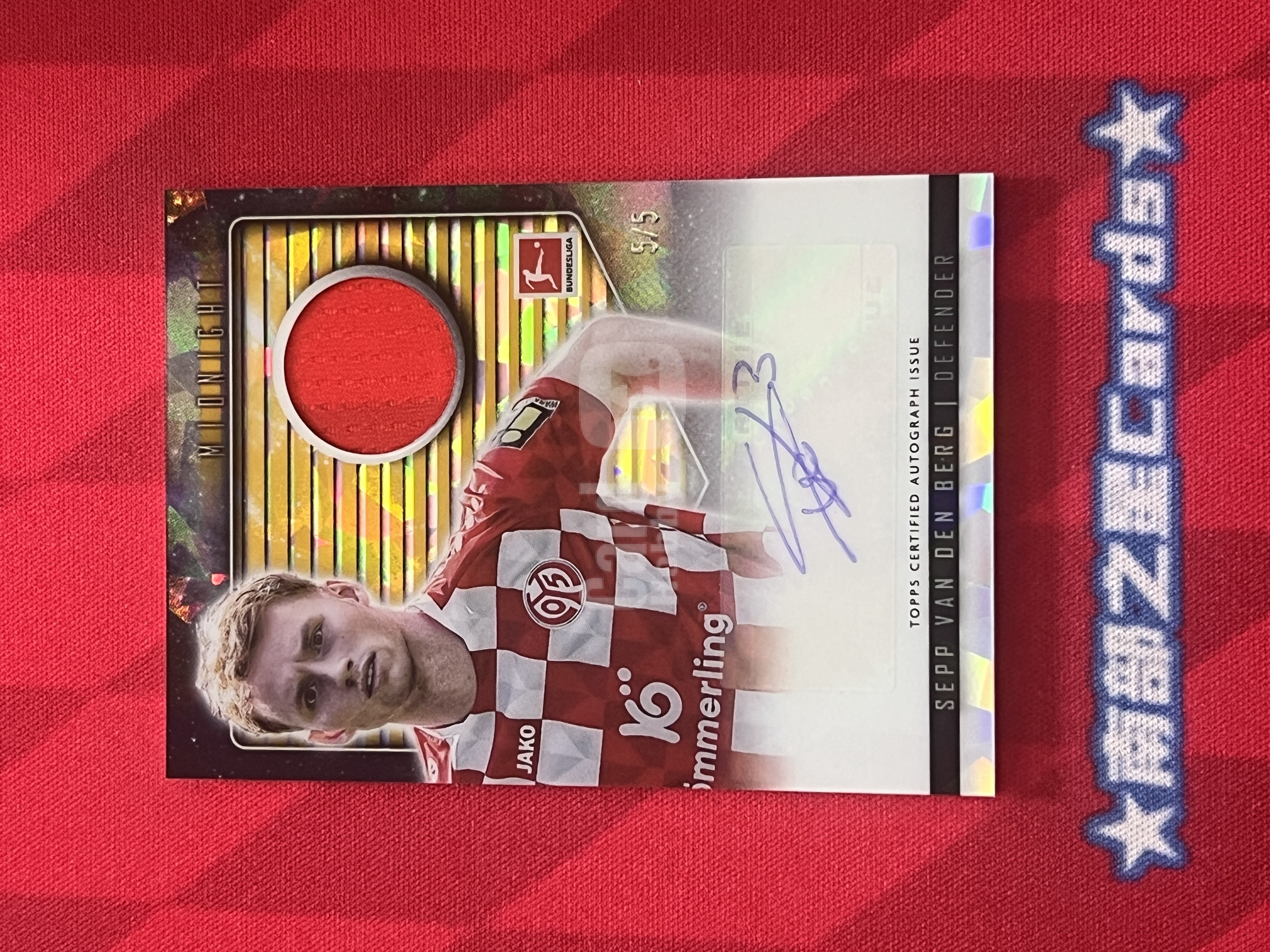 2023-24 Topps MidNight Sepp Van Den Berg 塞普 范 登 贝尔赫 荷兰 美因茨 布伦特福德 球衣 签字 5/5编 Match Worn Bundesliga 德甲 午夜 微瑕如图 墨迹淡【南部之星】PR