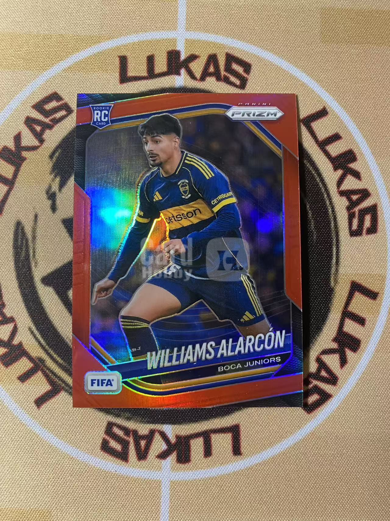 2025-26 Panini Prizm FIFA Williams Alarcon 撸卡厮 Lukas 世界杯 pz 智利 中场 威廉姆斯 阿拉尔孔 博卡青年 149编 红折 新秀折 （nq）