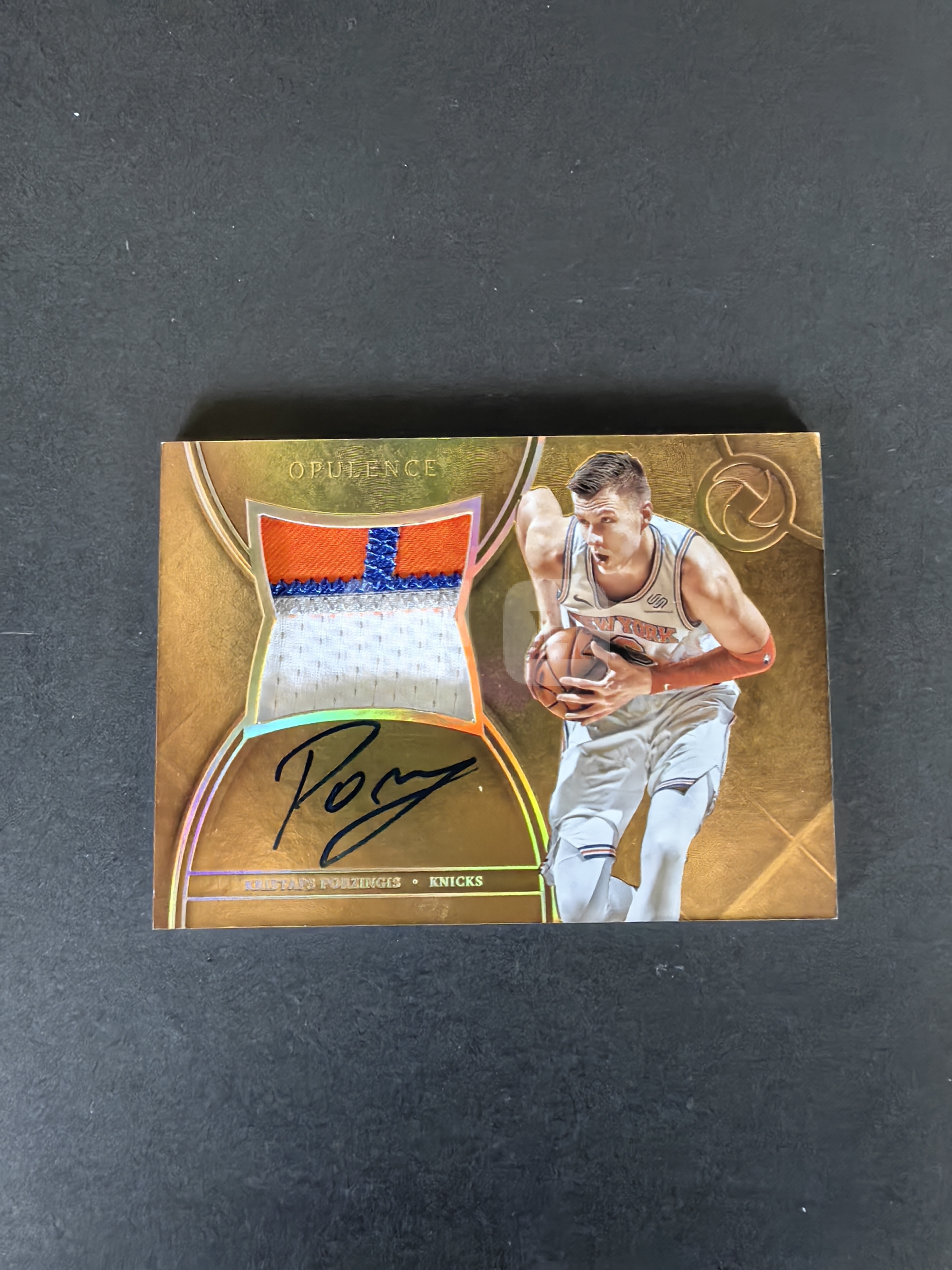 2017-18 Panini Opulence Kristaps Porzingis #PS-KPZ 波尔津吉斯 金书 波神 签字 四色暴力切割 07/10编 卡品如图