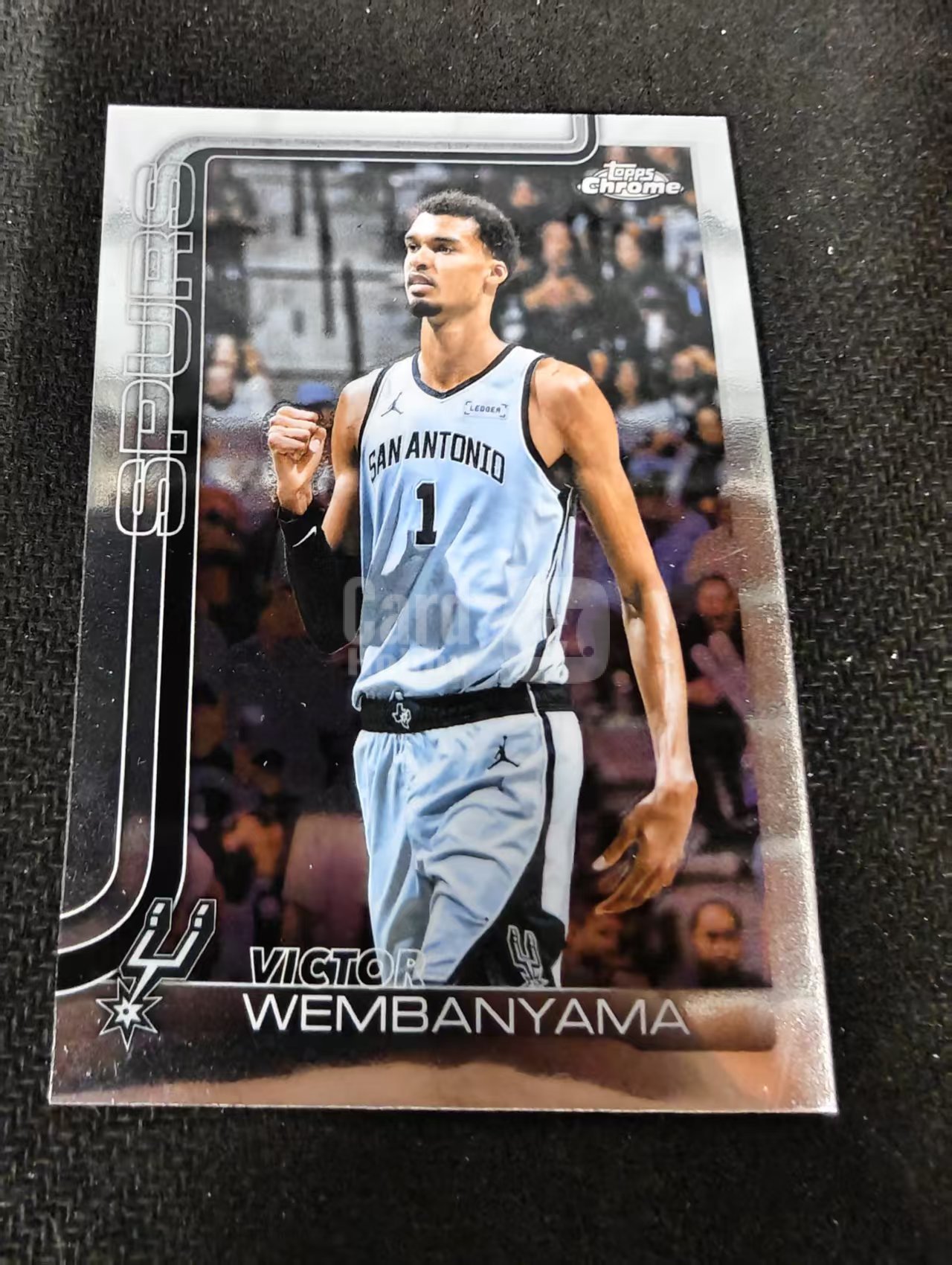 2026 Topps Chrome Update Victor Wembanyama 马刺 维克托 文班亚马 斑马 TCU 划痕 边角瑕疵 #22