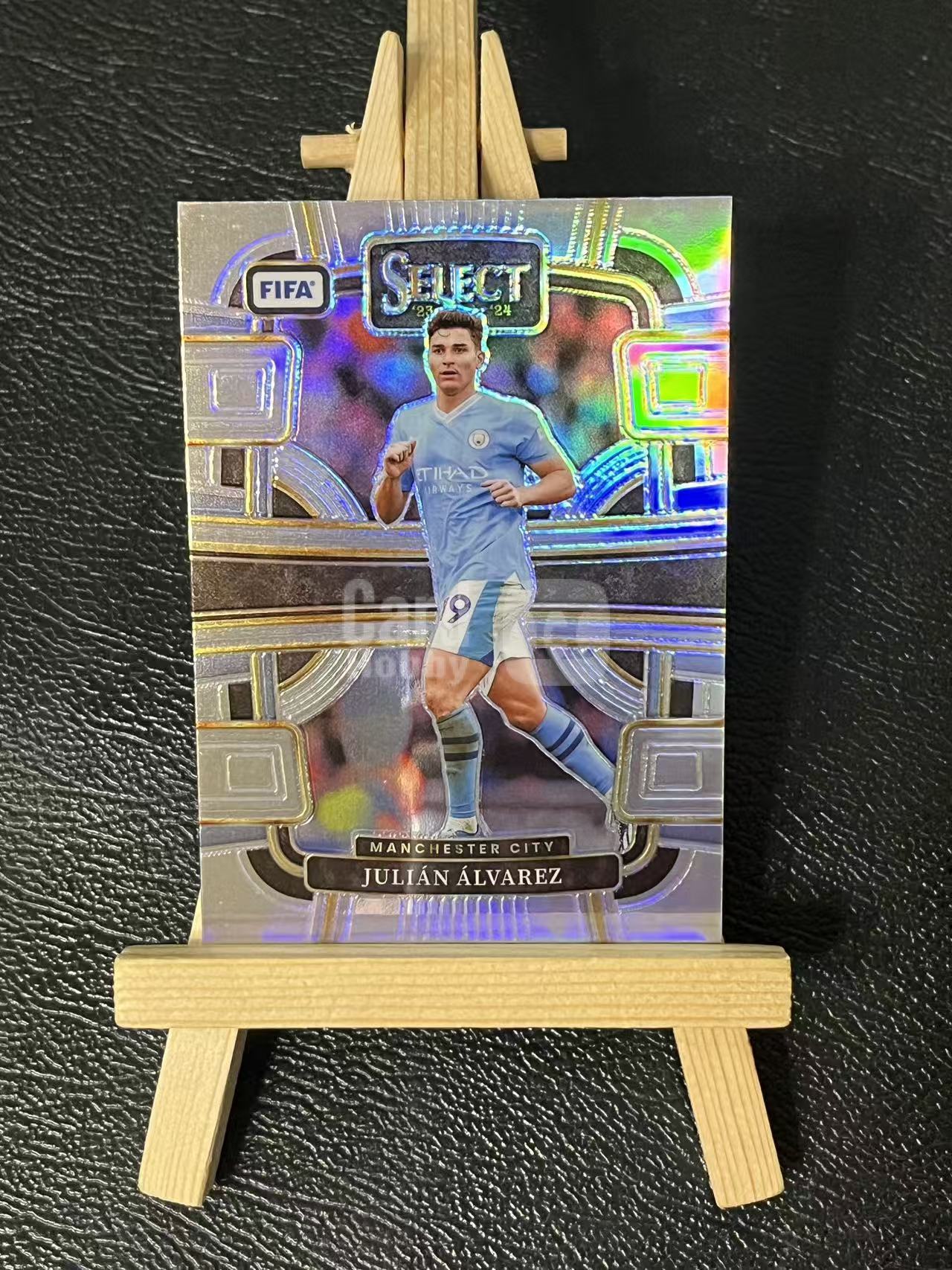 2023-24 Panini Select Julián Álvarez 阿尔瓦雷斯 曼城 银折 实卡精美 卡品如图 LA-2
