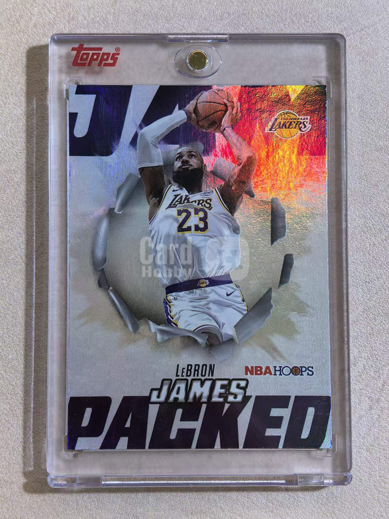 Topps NBA Hoops篮球球星卡系列 Packed “勒布朗‑詹姆斯 LeBron James” 原装 Topps 卡扣卡砖 卡品如图所示