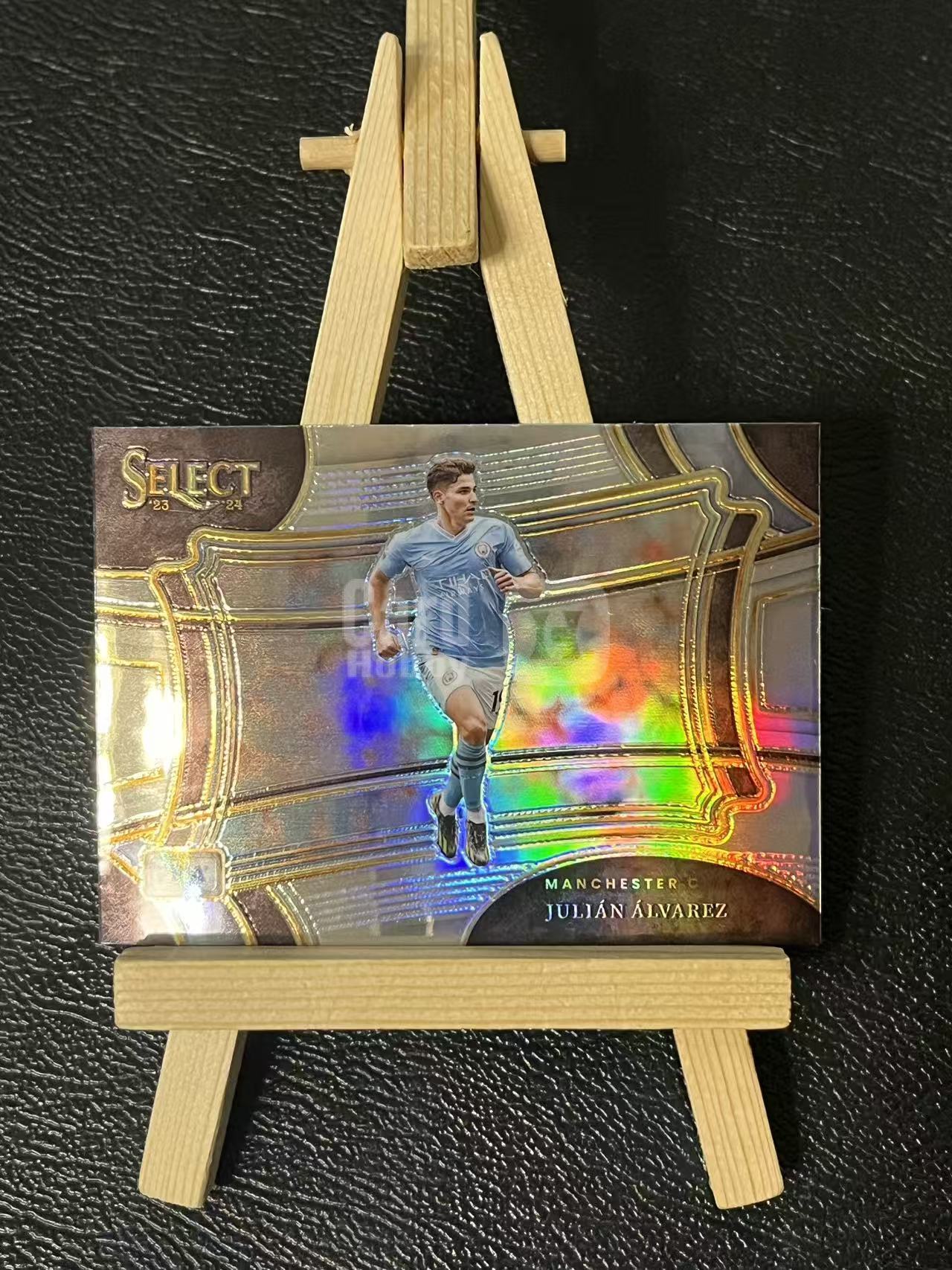 2023-24 Panini Select Julián Álvarez 阿尔瓦雷斯 三级 曼城 银折 实卡精美 卡品如图 LA-2