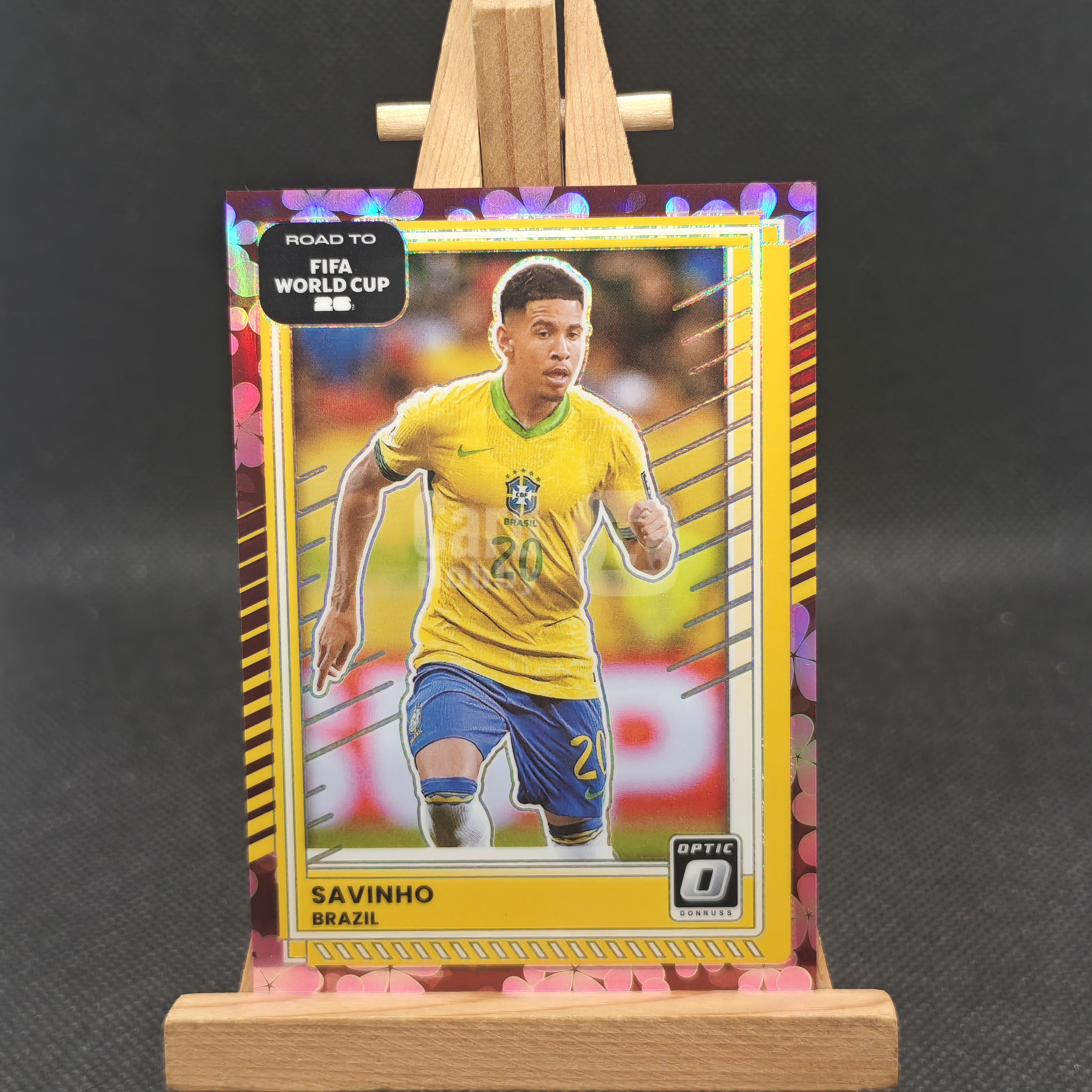 2025-26 【OT拍卖0手续】 Donruss Savinho 杜蕾斯 萨维尼奥 粉折 樱花 巴西 曼城 卡品如图 BR0821