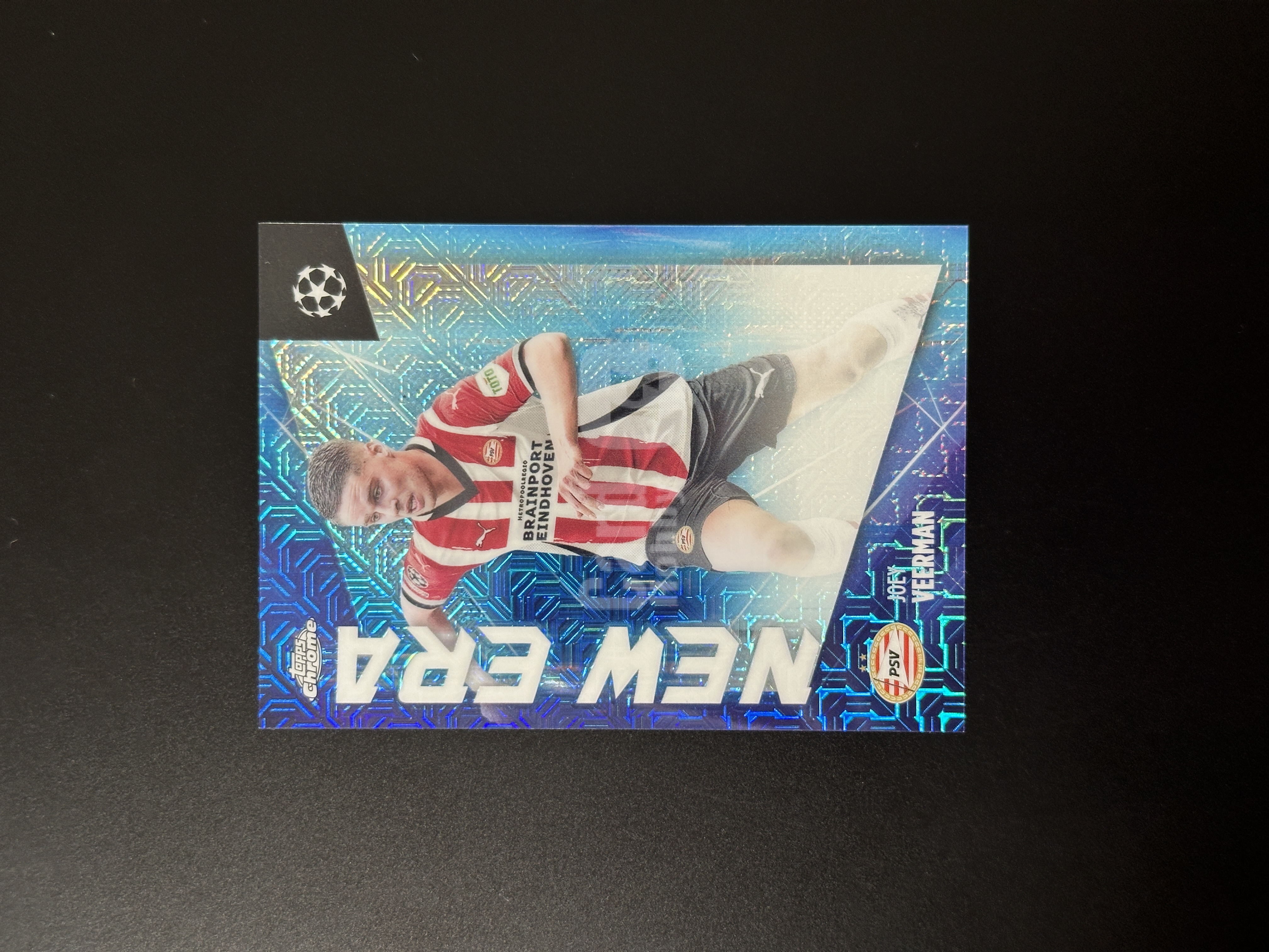 2025 Topps Topps Joey Veerman TC欧冠 埃因霍温 乔伊 费尔曼 编号NE-20 荷兰国脚 身价2700万 New Era 新时代 特卡 迷宫折 Mojo折 卡品如图