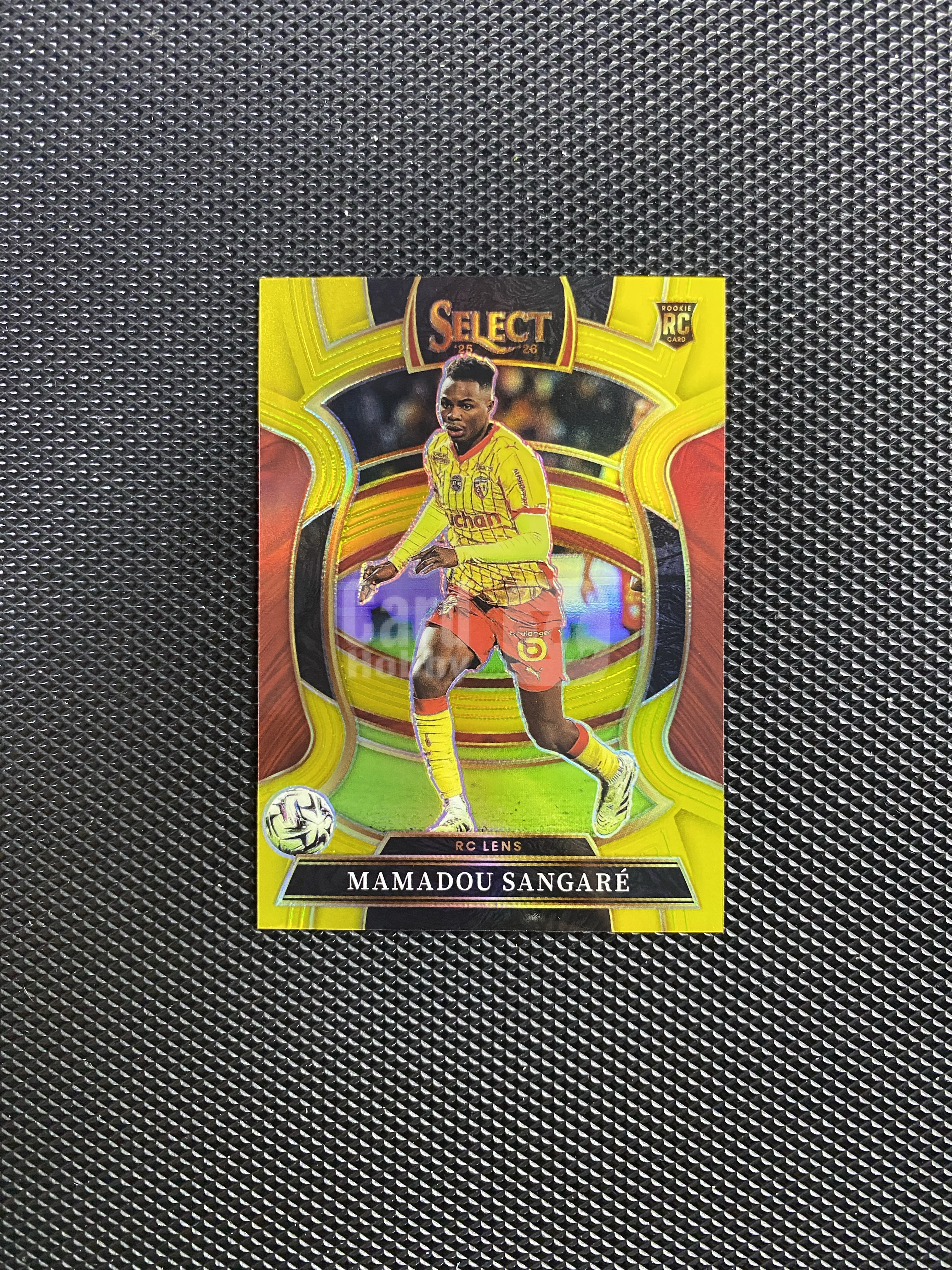 【深情拍卖】2025-26 Panini Select 法甲 Mamadou Sangare 朗斯 新秀RC 马马杜 桑加雷 10编 金折 超低编 卡品如图 #js548#