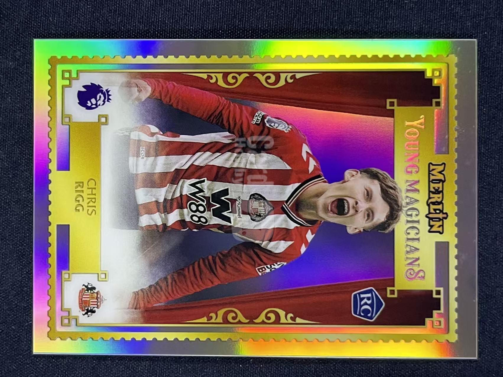 2026 Topps Premier Merlin Chris Rigg YM-17 英超梅林 里格 新秀RC Sunderland 桑德兰 Young Magicians 魔法新星特卡 卡品如图