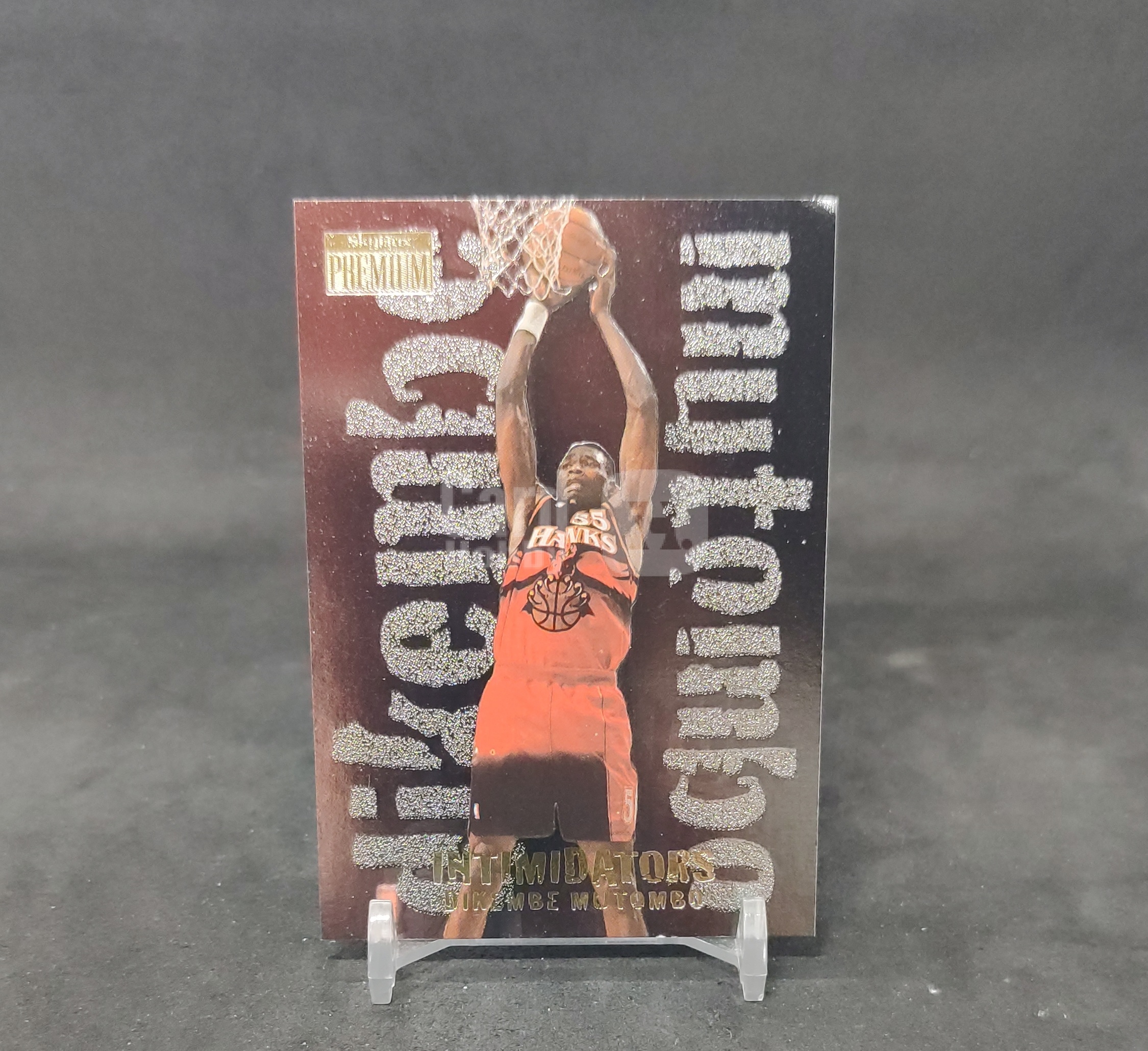 【DC拍卖】7.14(微瑕)1997-98 Skybox Premium 迪肯贝穆托姆博 Mutombo Intimidators 威慑者特卡 老鹰 经典老特卡
