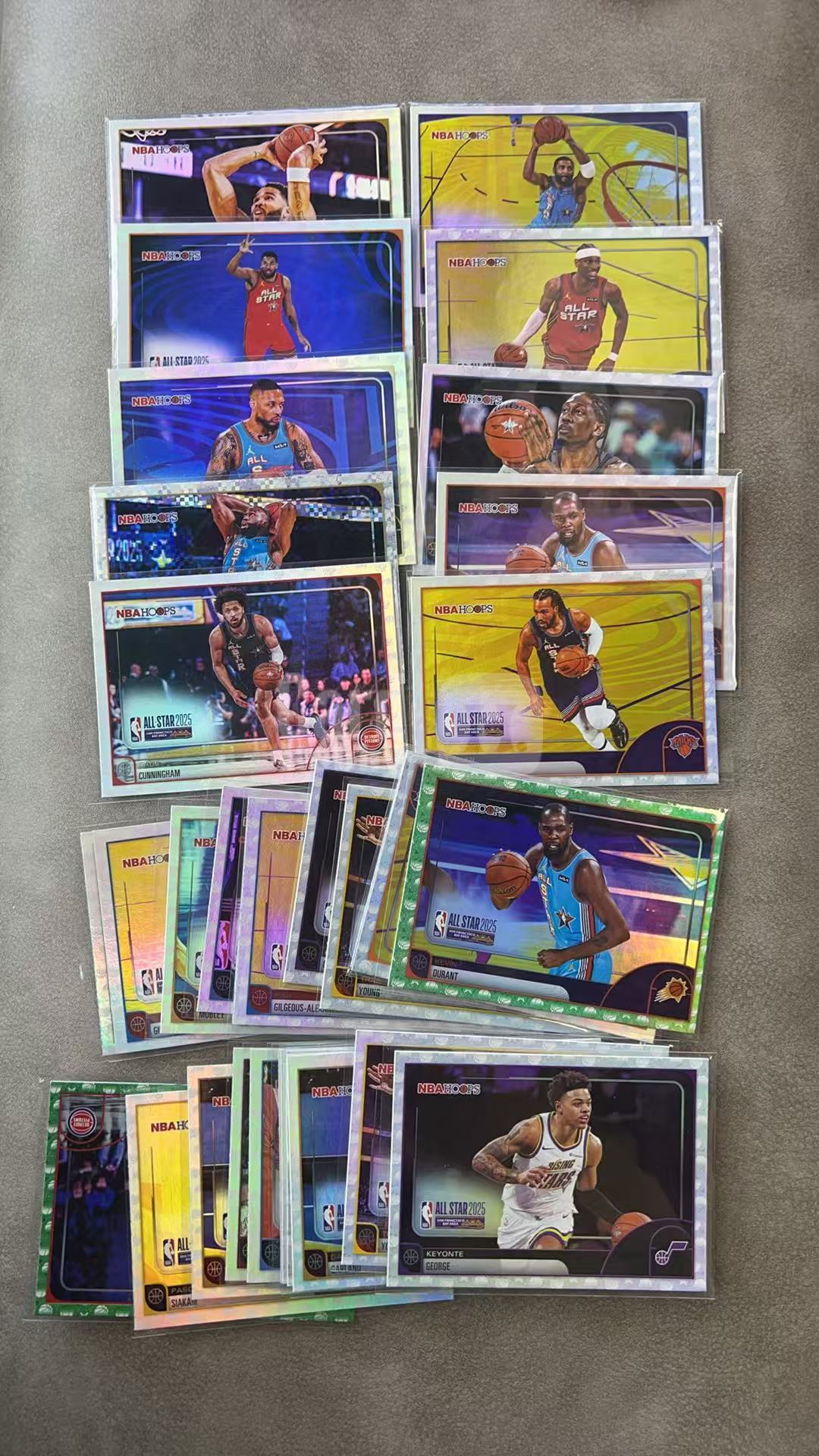 4647【330球星卡实体店代卖】 2026 Topps HOOPS 布伦森 杜兰特 杰伦威廉姆斯 SGA 哈登 欧文 CC 利拉德 等32张 ALL STAR 2025 lot 无卡具(游龙)