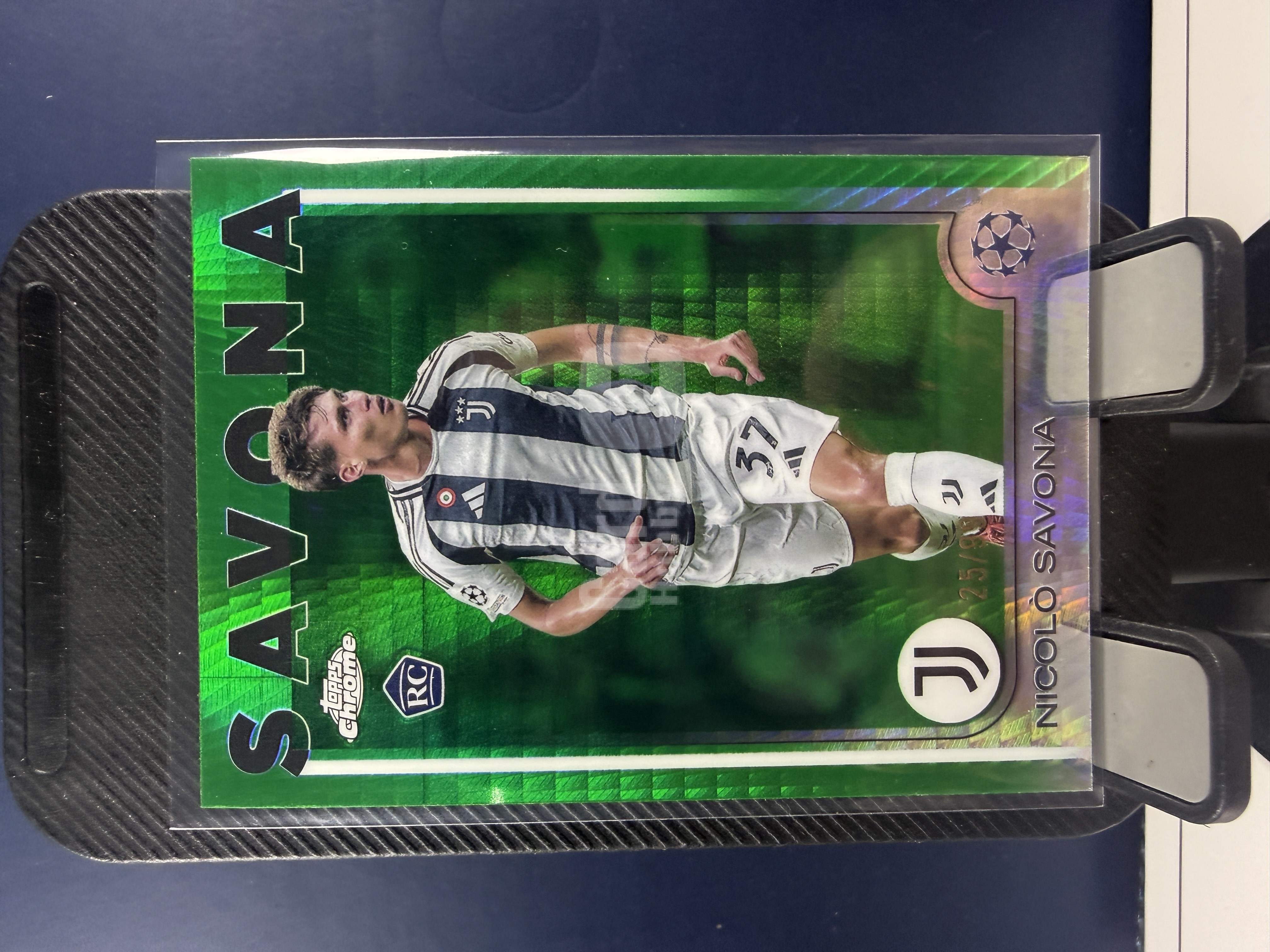 2024-25 Topps Chrome Nicolo Savona RC TC 欧冠 尤文图斯 新秀 萨沃纳 绿折 折射 99编 收藏必备 (沸腾)
