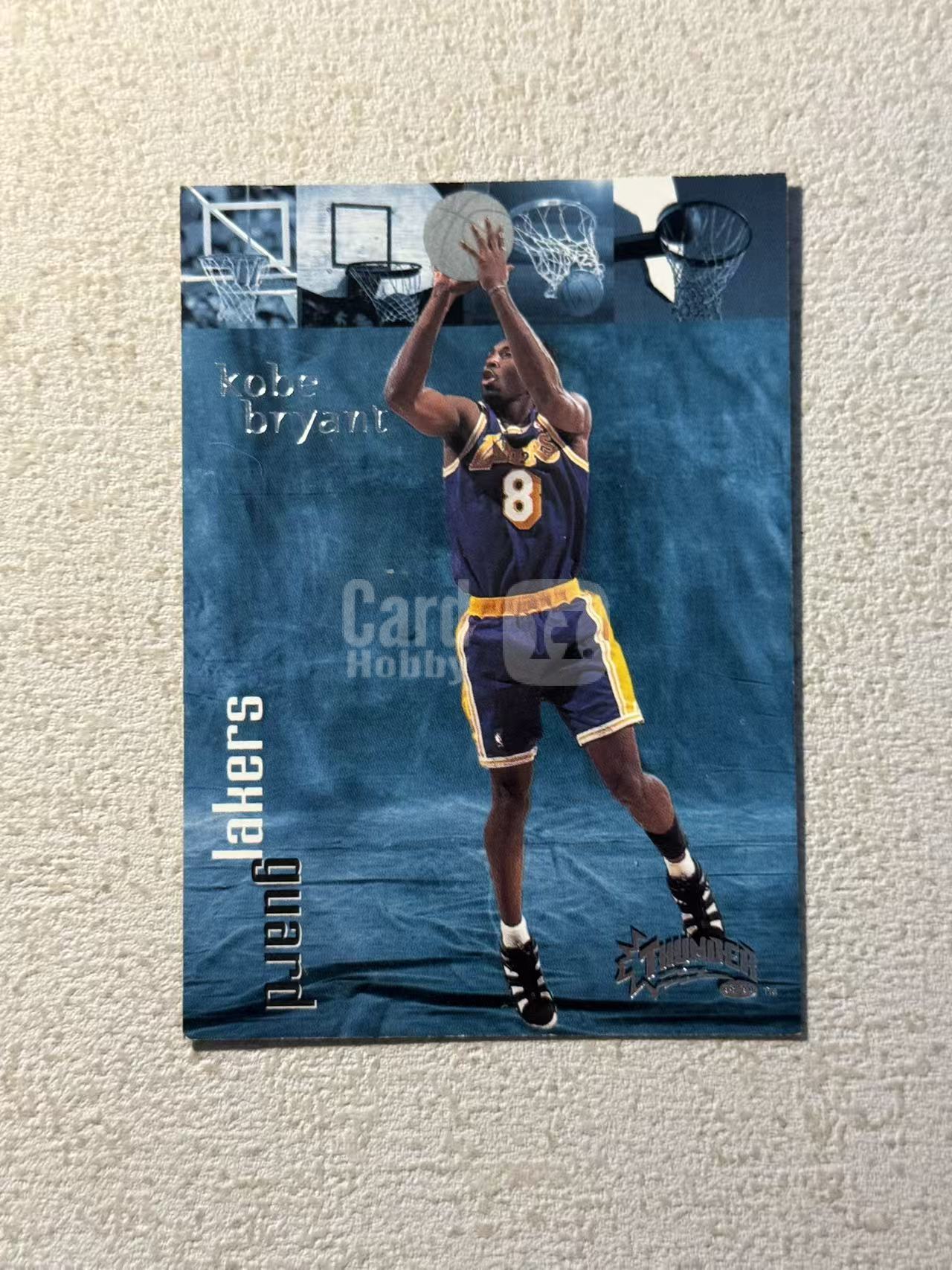 1997-98 SkyBox Thunder Kobe Bryant 湖人 科比 布莱恩特 大比例 thunder特卡 sp 经典选图 老卡轻微白点 收藏必备