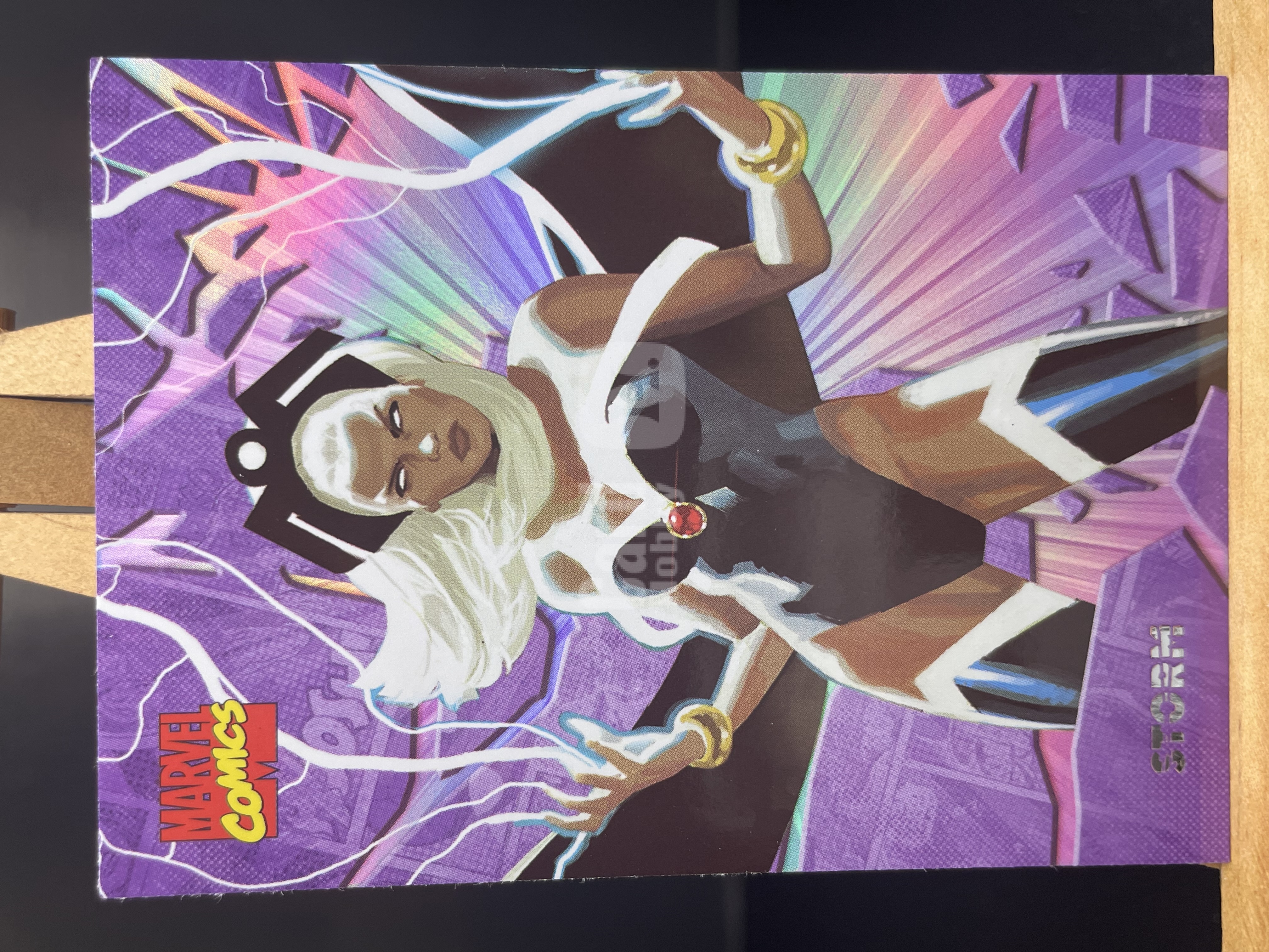 （T1）2023 漫威 FINDNG CARD MARVEL 折射  暴风女   实卡好看  收藏凑套必备 卡品如图  ！！！