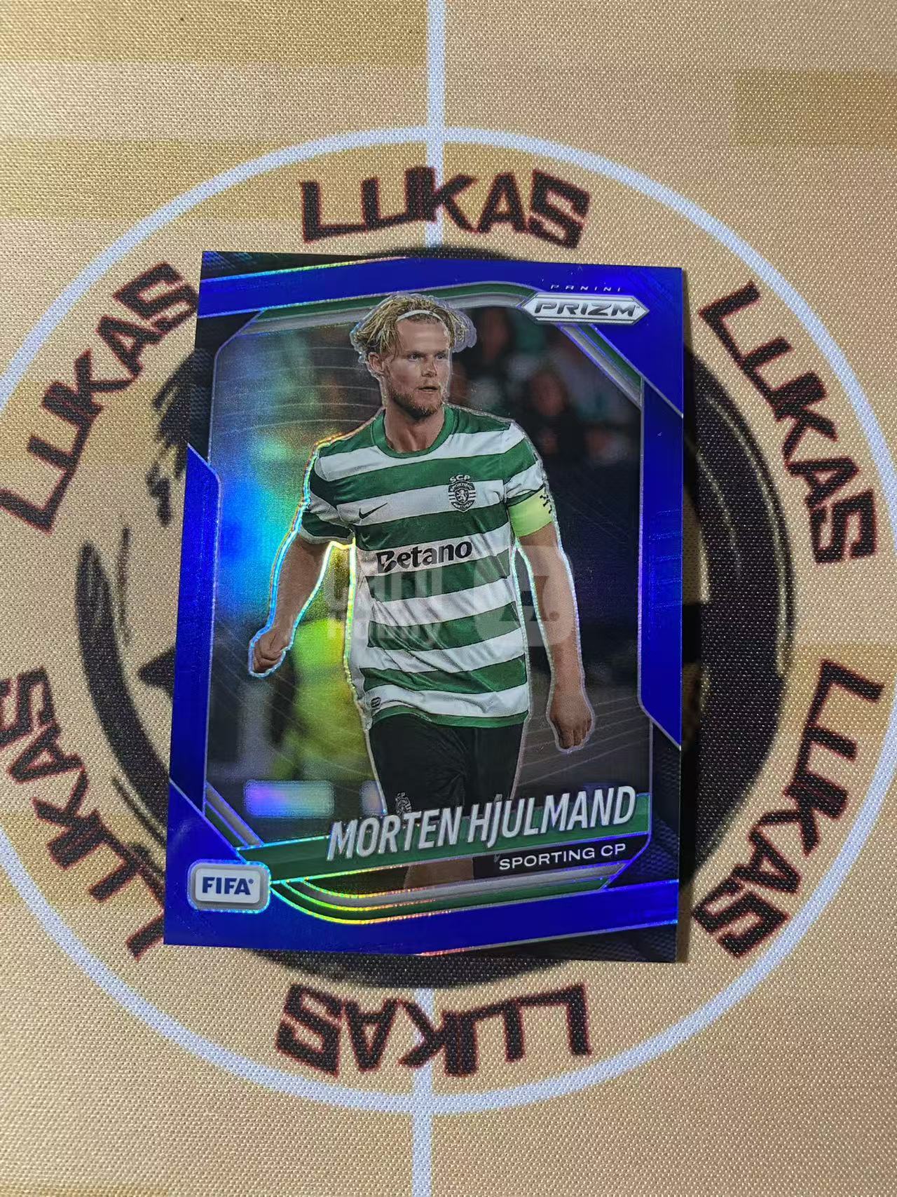 2025-26 Panini Prizm FIFA Morten Hjulmand 撸卡厮 Lukas 莫滕 尤尔曼德 智利 中场 199编 蓝折 （nq）