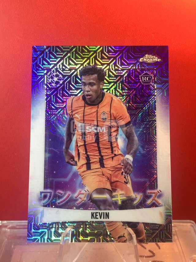（老末精品代拍）E32 2025 Topps chrome Kevin RC 凯文 新秀 顿涅斯克旷工 欧冠TC Wonderkids 神奇小妖特卡 银mojo折 日版 顺丰