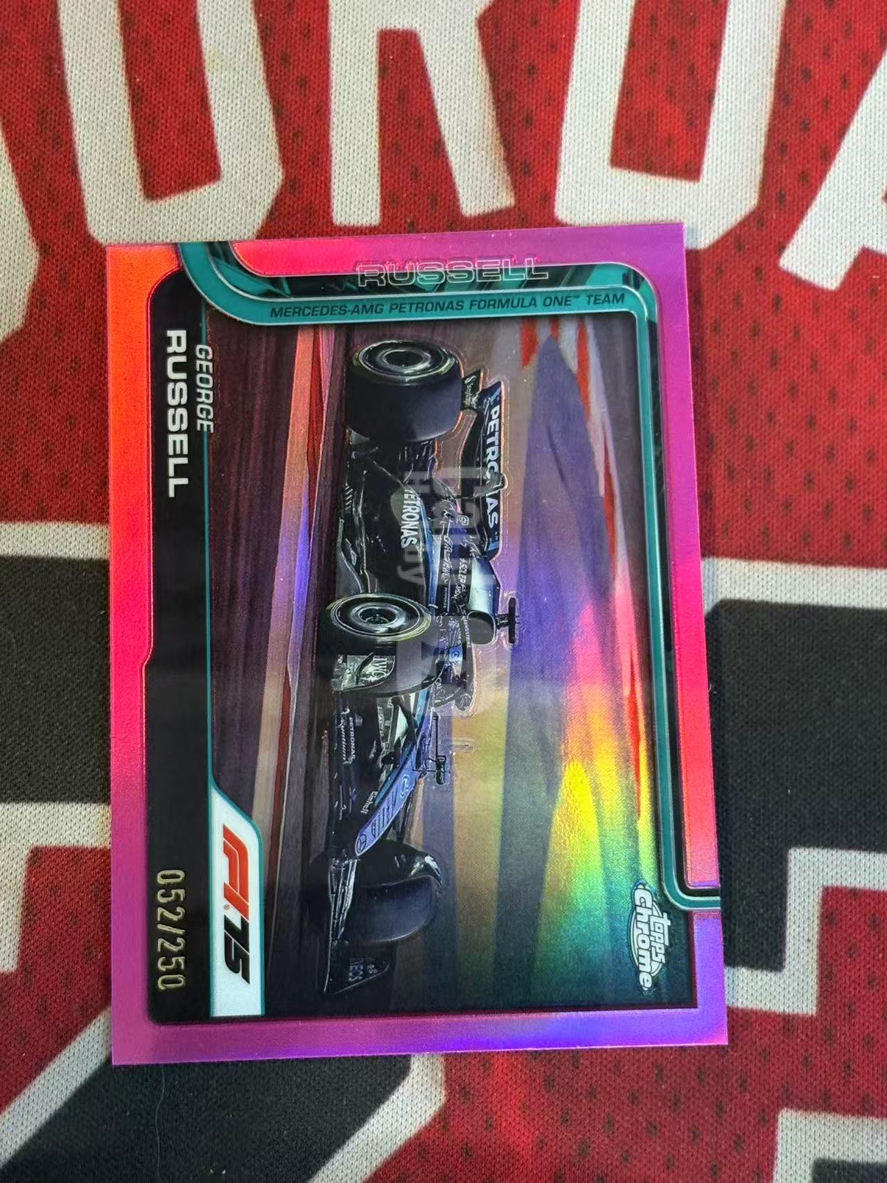 2025 TOPPS CHROME F1 GEORGE RUSSELL 奔驰AMG车队 赛车皇帝 乔治拉塞尔 250编 赛车定妆照BASE 正粉折 折射【烂臭嘴拍卖】