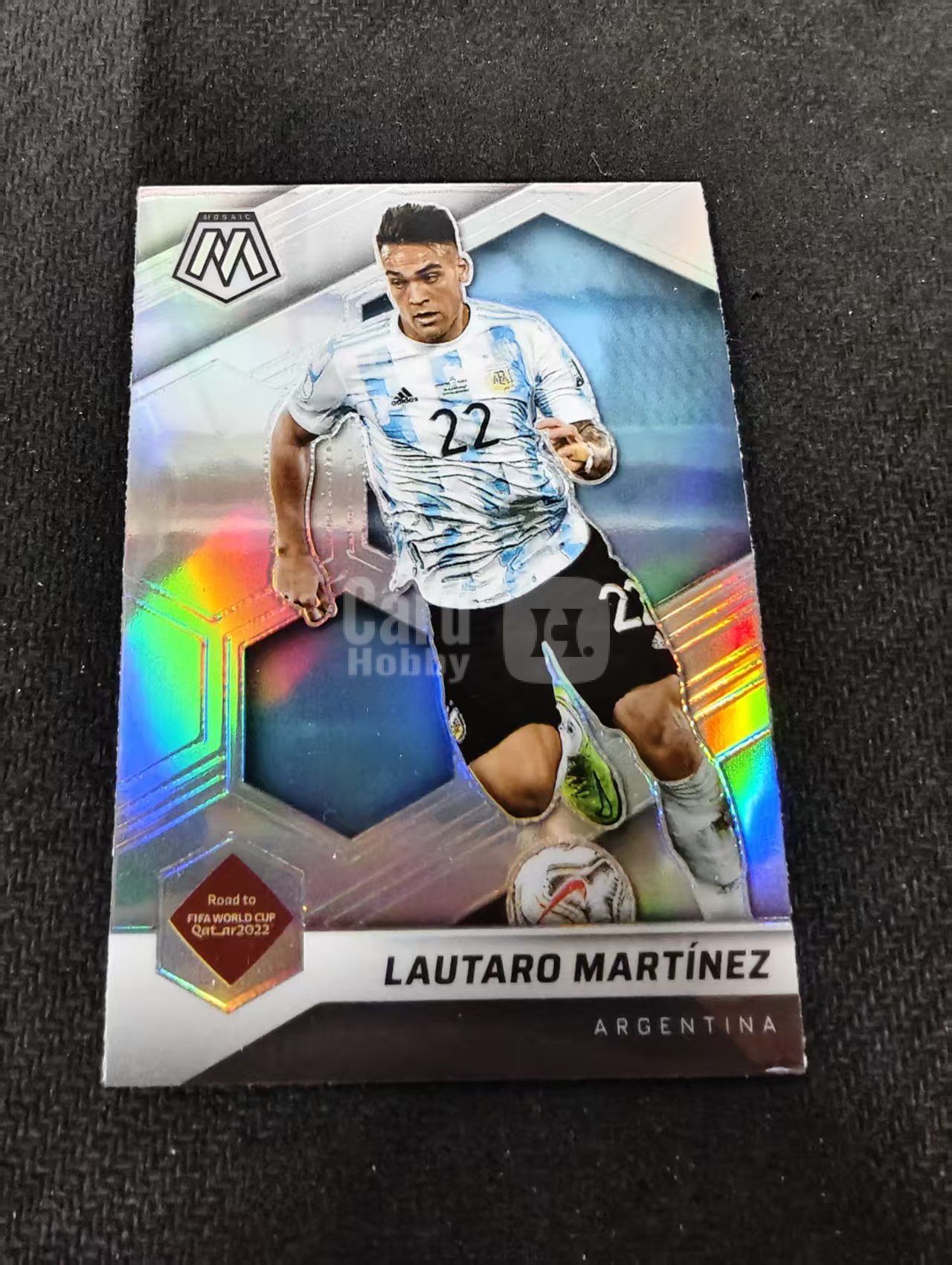 2021-22 Panini Mosaic Lautaro Martinez 劳塔罗 马丁内斯 阿根廷 银折 卡塔尔世界杯马赛克 划痕 边角瑕疵 #16