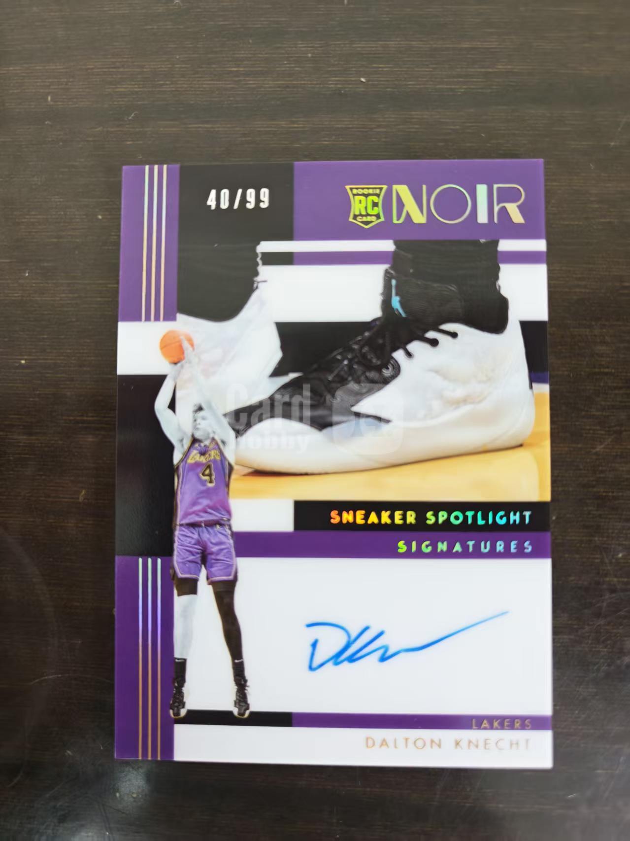 2024-25 Panini Noir Dalton Knecht RC 【肥猫代卖】Z05N 诺尔 湖人 新秀年 多尔顿 克内克特 签字 卡签 鞋灯签 镜面 99编