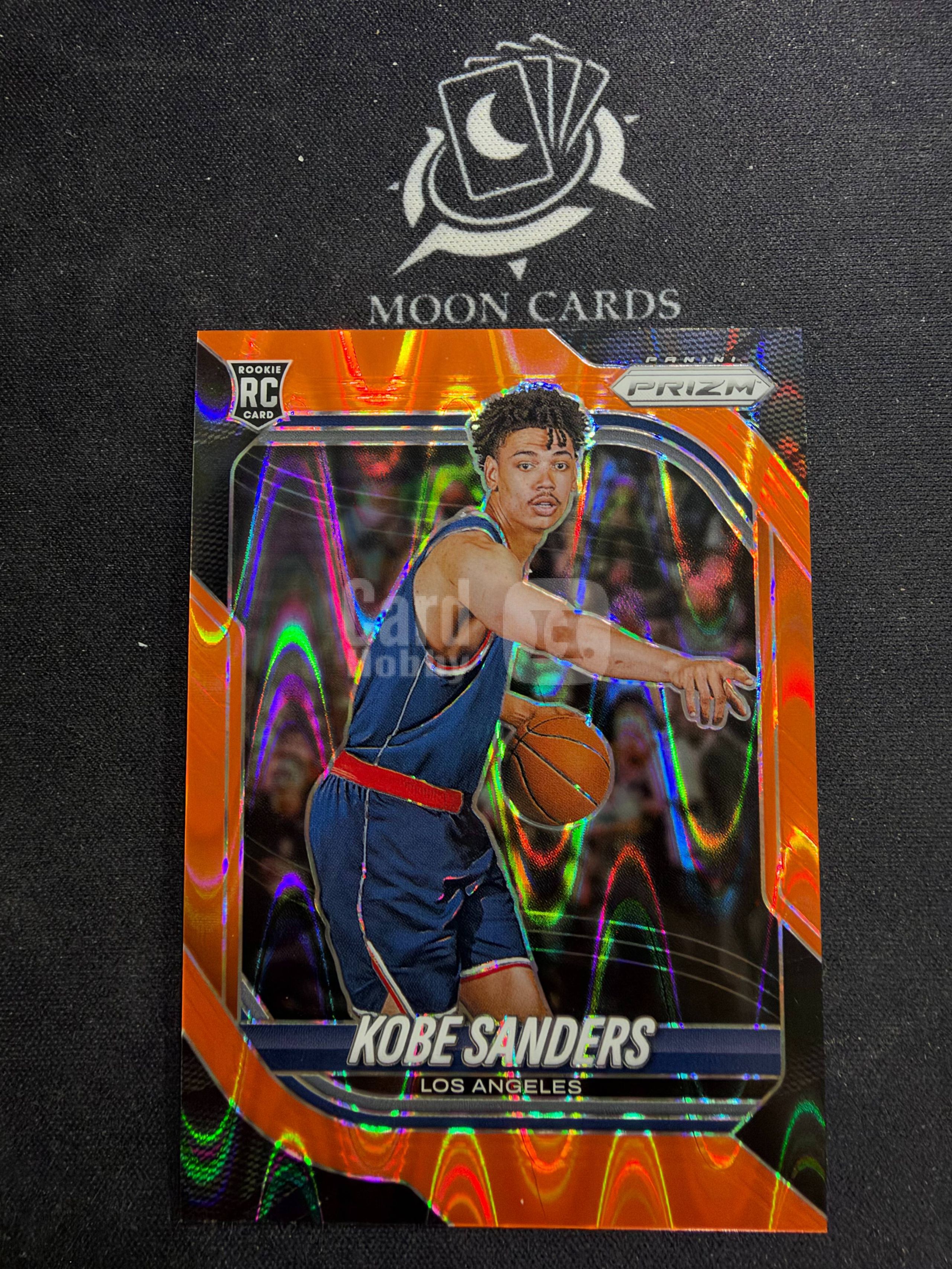【梦卡拍卖】 2025-26 Panini Prizm Kobe Sanders 科比 桑德斯 新秀 75编 折射 PZ 细节如图 #Ci# A01