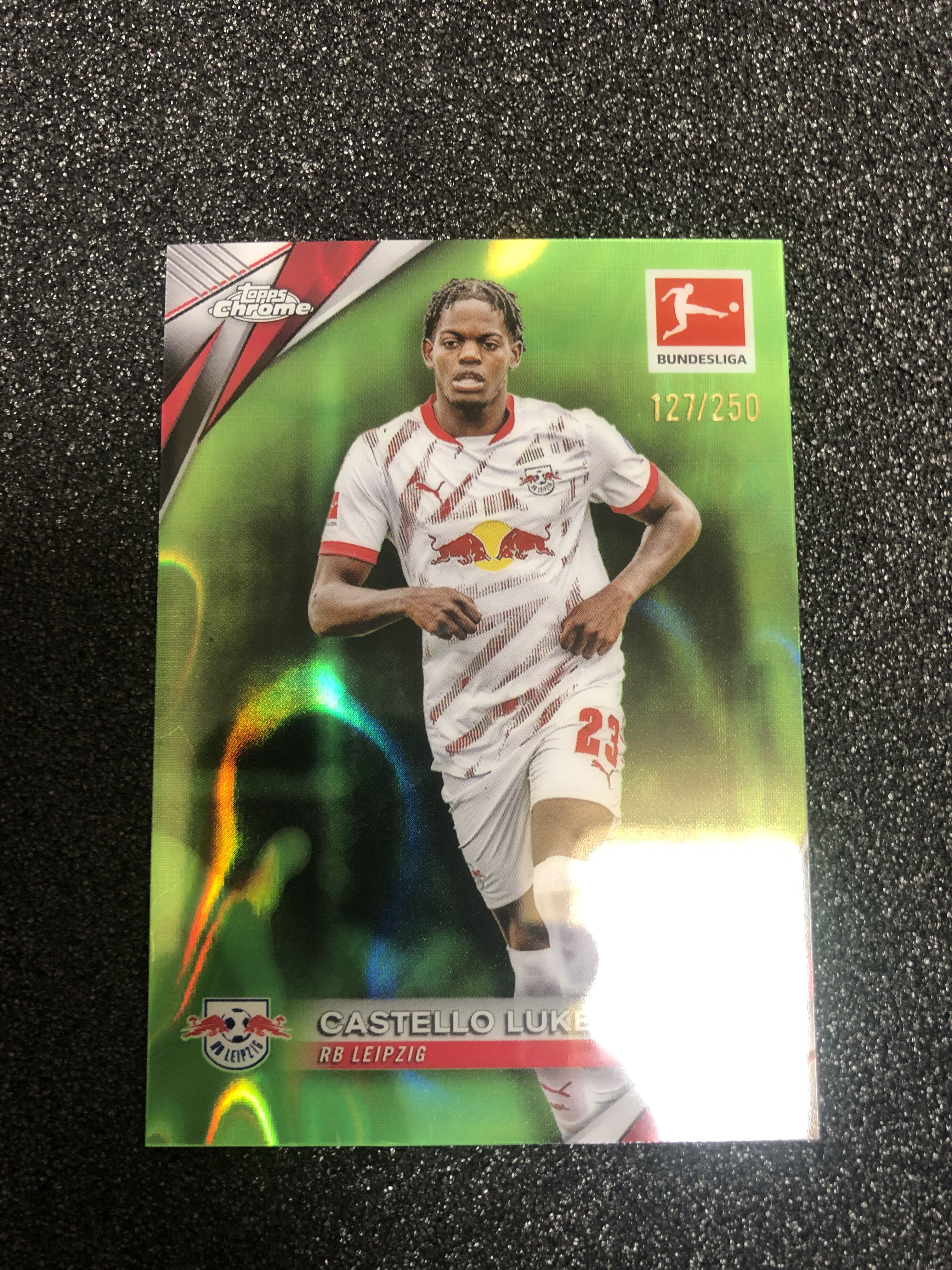 2024-25 Topps Chrome Castello Lukeba 德甲tc 卢克巴 法国 莱比锡红牛 250编 青波纹折 127/250 卡品如图 凑套收藏必备