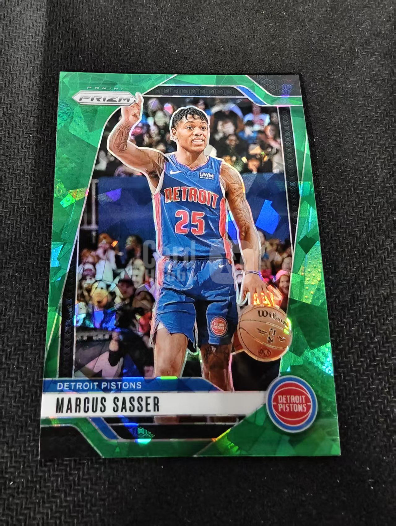 2024-25 Panini Prizm Marcus Sasser 马库斯萨瑟 活塞 绿碎冰 PZ 划痕 边角瑕疵 #21