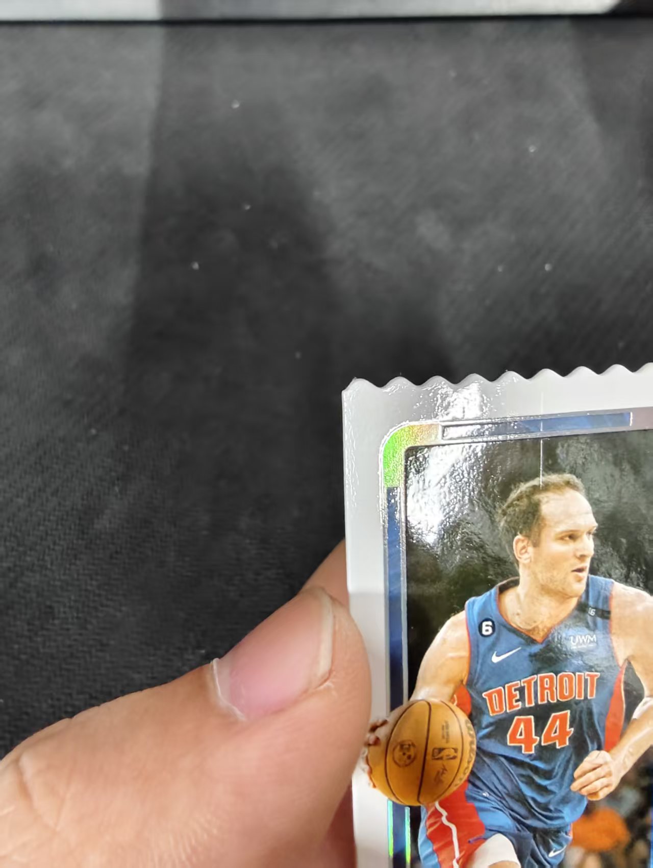 【汽水拍卖】2022-23 Panini Contenders Bojan Bogdanovic 活塞 博格达诺维奇 球票 44编 背号编 闪卡 微瑕如图
