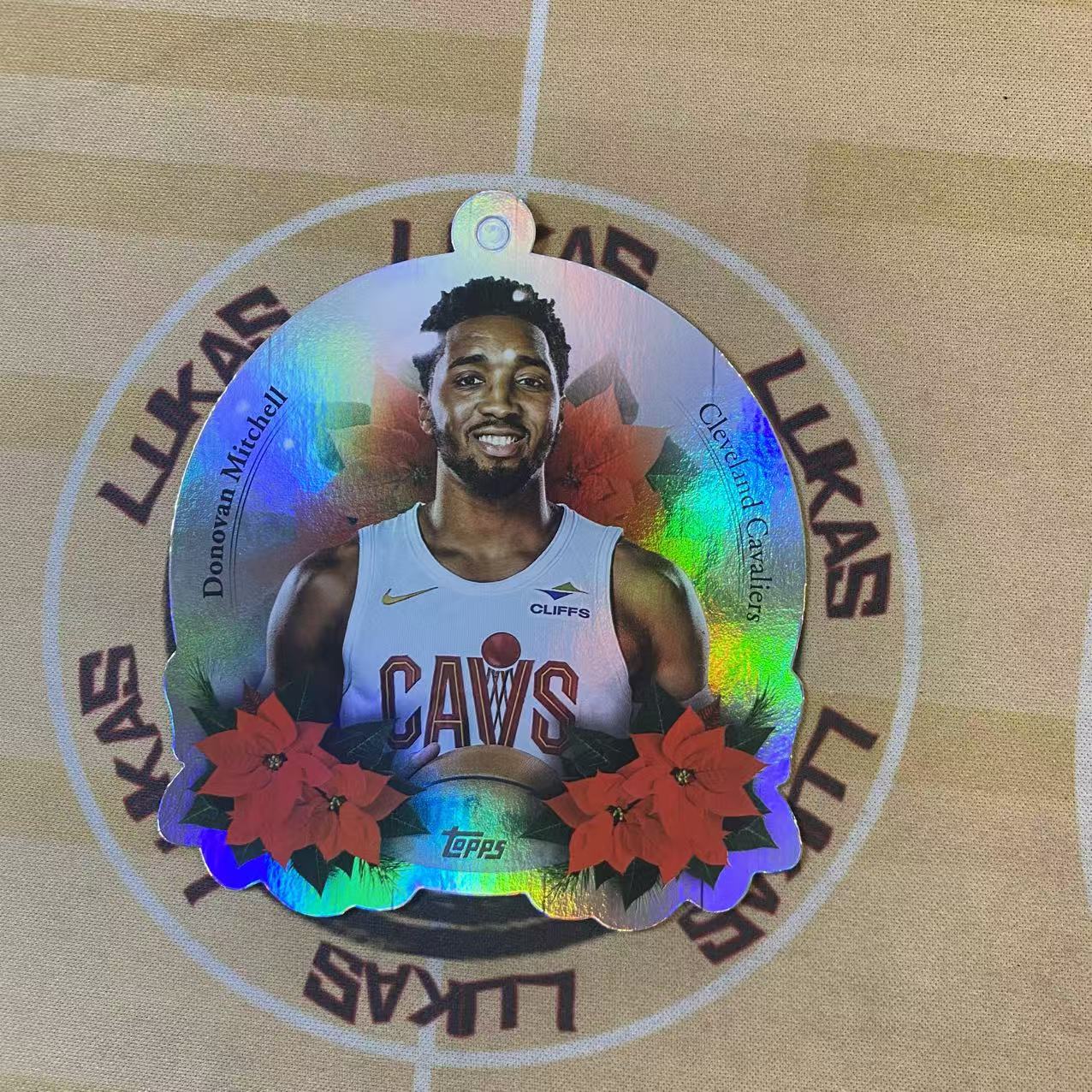 撸卡厮 Lukas 2025 topps holiday 大比例 盒货 异形特卡 骑士 全明星 后卫 米切尔 银折 铃铛异形 (nq)