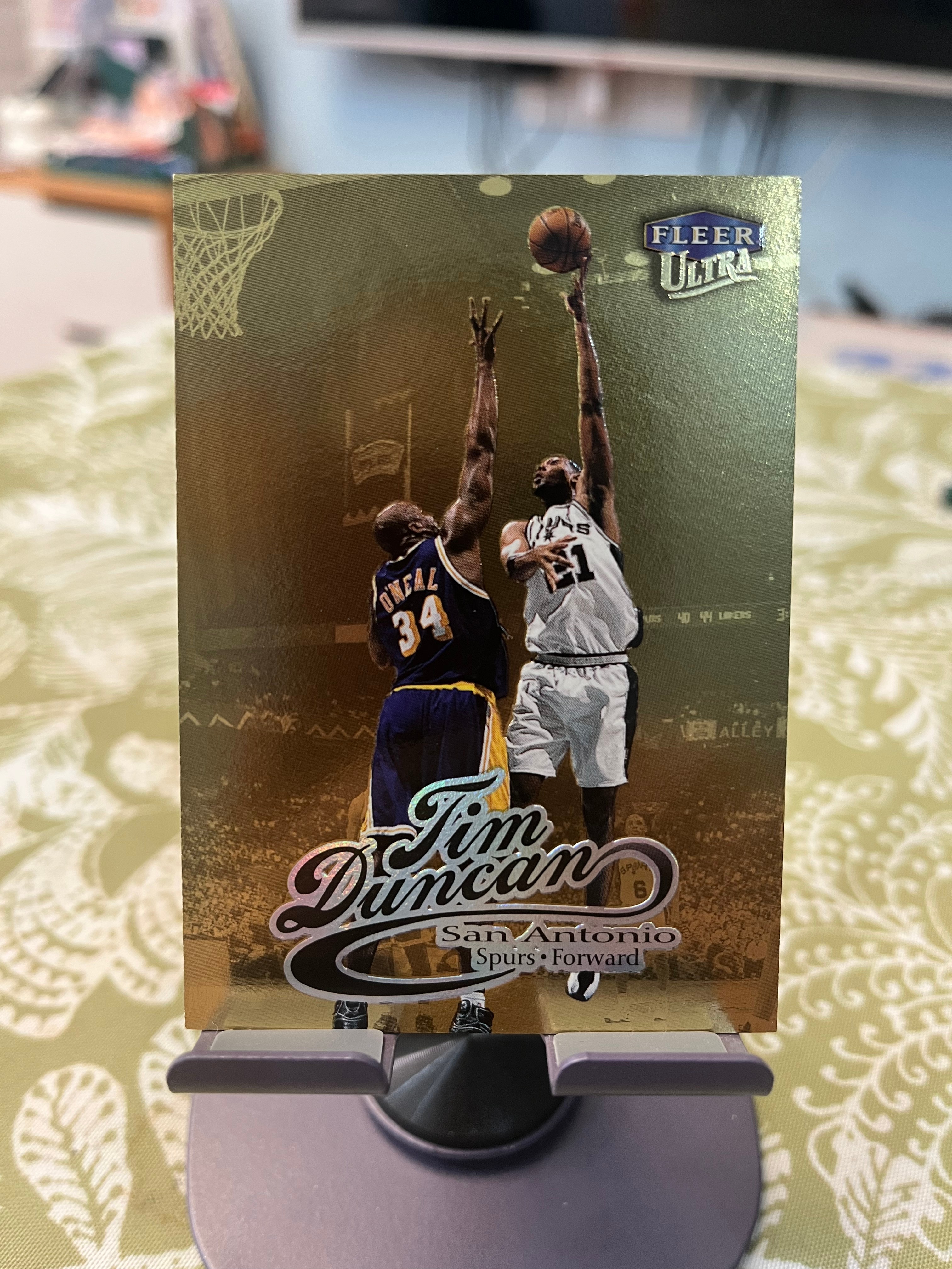 1999 Fleer 老卡 老特 Tim Duncan 蒂姆 邓肯 石佛 马刺【折射 金色背景 实卡超闪 佛鲨对决经典选图 ULTRA】【边角瑕疵如图 介意勿拍】#1038