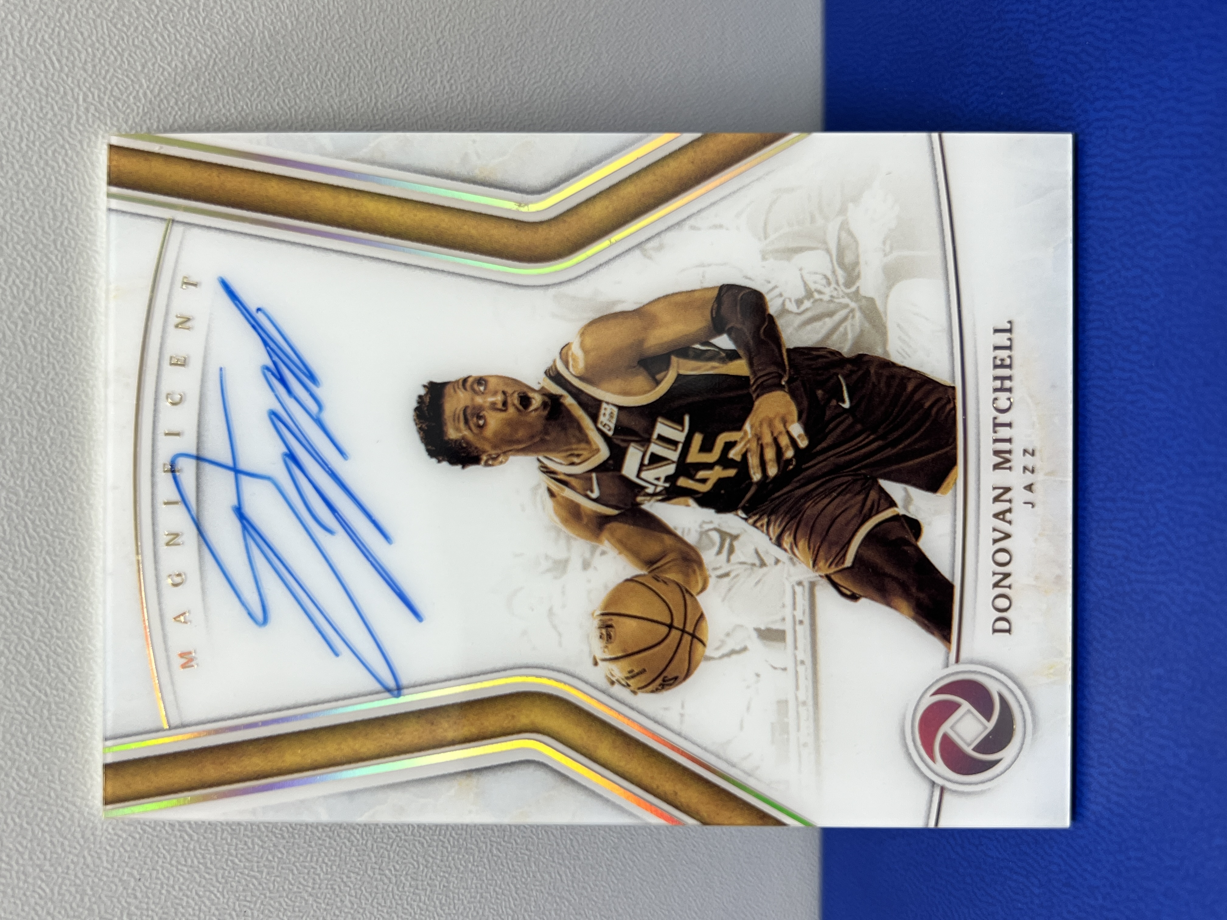 2018-19 Panini Opulence Donovan Mitchell #MA-DML 多诺万米切尔 金书 签字 镜面 卡签 爵士 49编