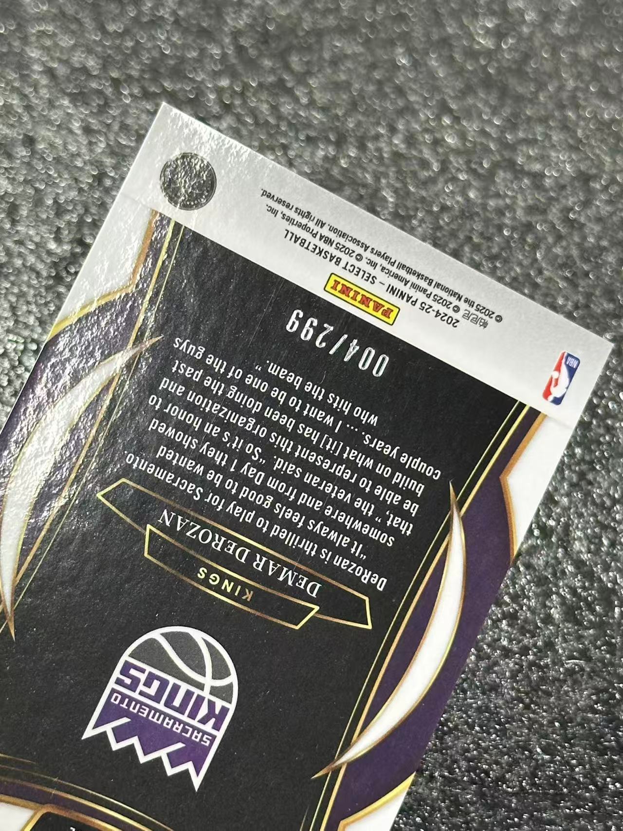 Basketball 2024-25 Select 德玛尔 德罗赞 Demar DeRozan 299编 NBA 美职篮 卡品如图 瑕疵如图 非常好看 值得收藏 B1G610
