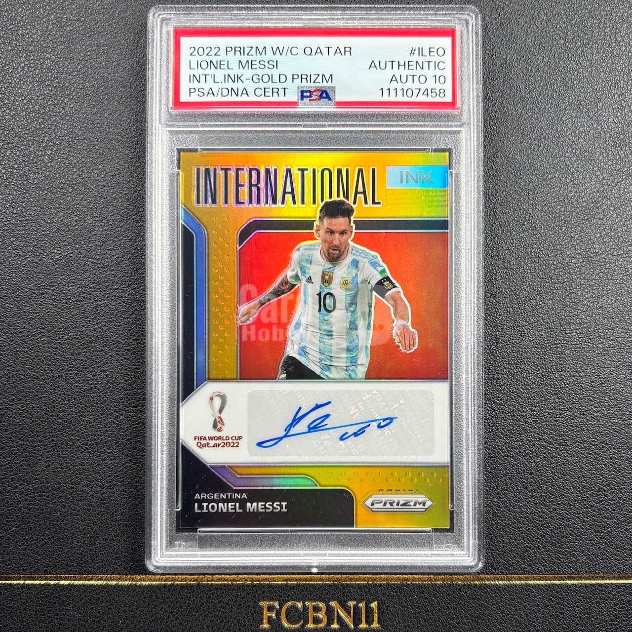 【FCB拍卖】2022 PANINI PRIZM LIONEL MESSI 梅西 签字 INK签 5编 1/5 首编冠军编 正金折 GOLD PSA签字10 巴萨 巴塞罗那 阿根廷 GOAT 世界杯冠军年｛北极贝77｝FCBN11代理拍卖