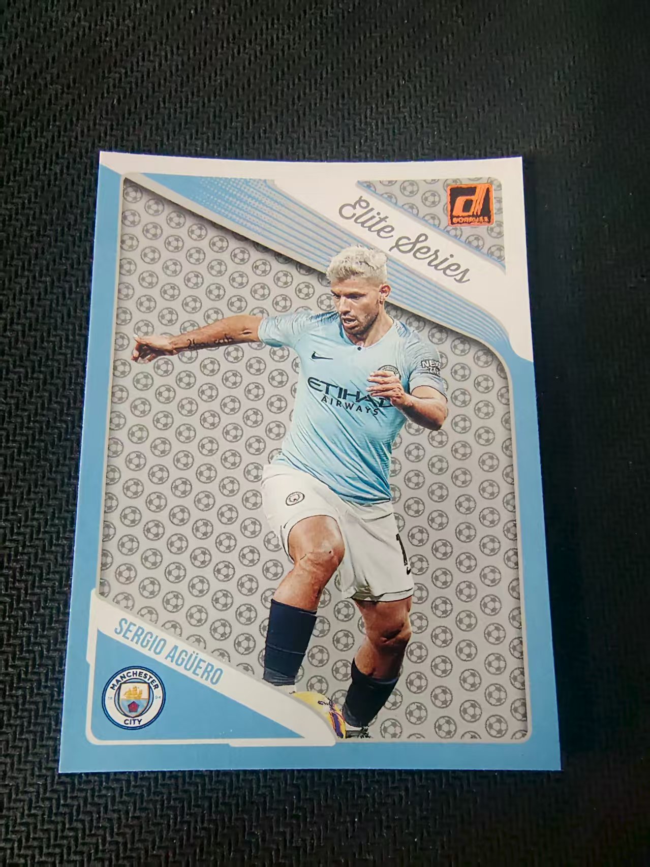 【可合并,不累计】2018-19 Panini Donruss Sergio Aguero 塞尔希奥 阿圭罗 曼城 特卡 杜蕾斯 划痕 边角瑕疵 #11