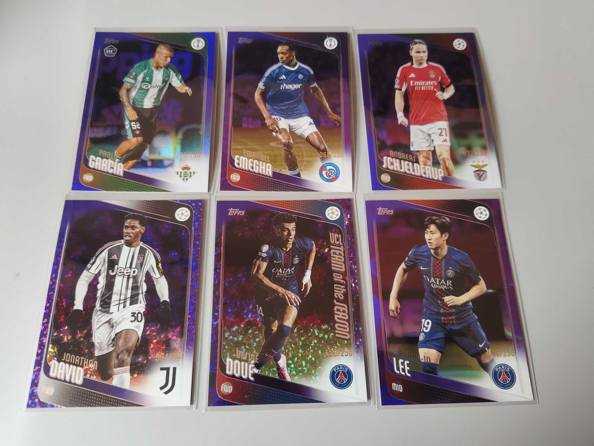 【佩妮拍卖】2025-26 Topps UCC 欧冠 UCC 大巴黎 Doue 杜埃 李刚仁 尤文图斯 乔纳森 戴维  250编 lot127 拍前请阅读描述 许哥0120