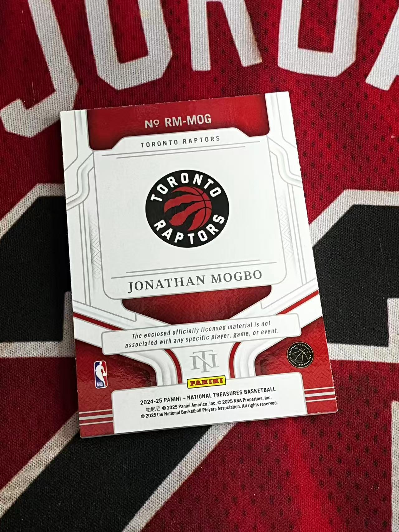 【接寄拍】2024-25 PANINI NATIONAL 国宝高端系列 猛龙 新秀RC 乔纳森莫博 莫格博 99编 新秀大窗球衣物料切割 衣料实物卡 专收凑套必备【烂臭嘴拍卖】