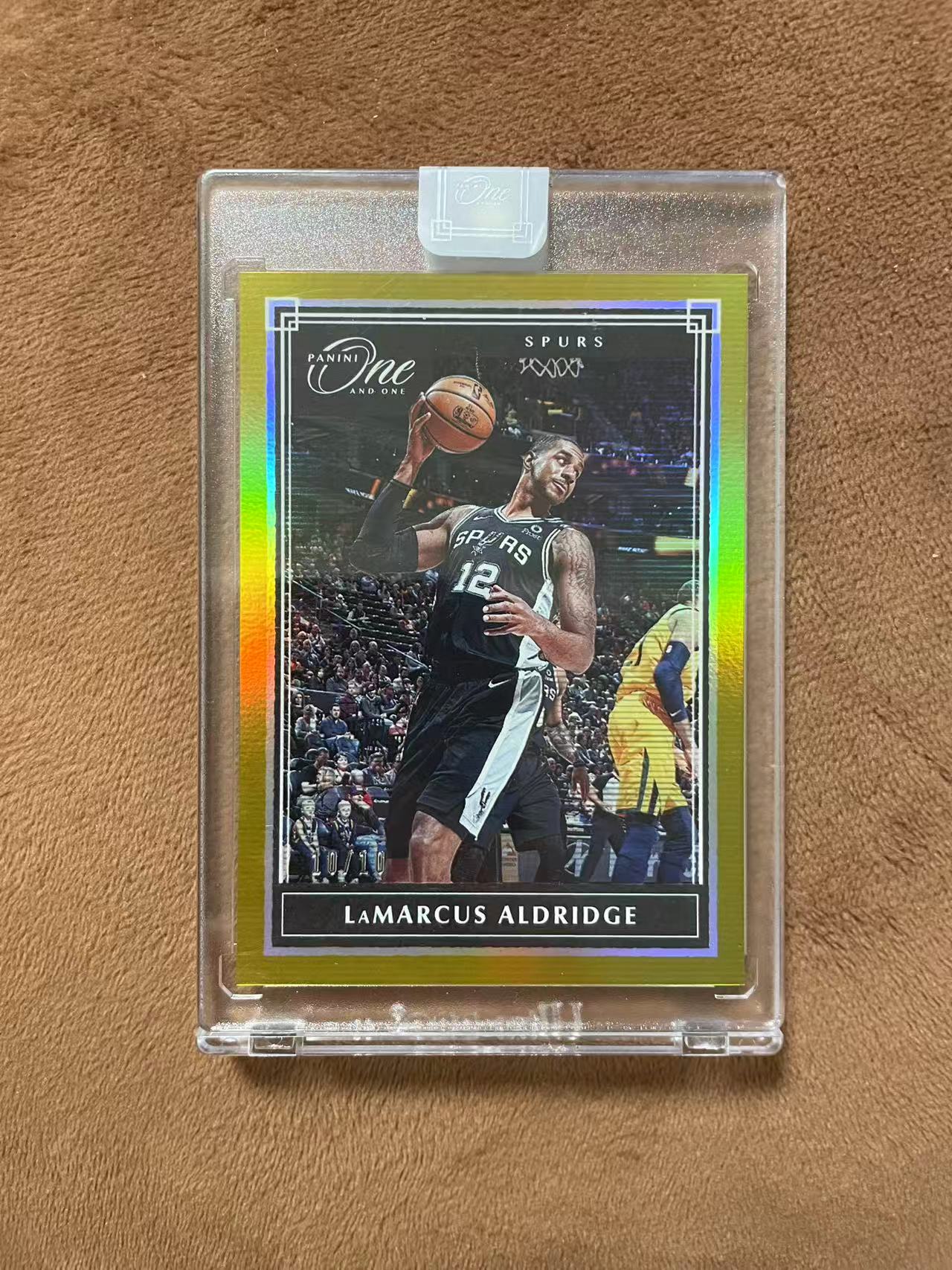 2019-20 Panini One and One LaMarcus Aldridge 马刺 拉玛库斯 阿尔德里奇 阿德 one系列 10编 尾编 金折 原封砖 彩虹折射同版凑套在拍 专收必备【z】